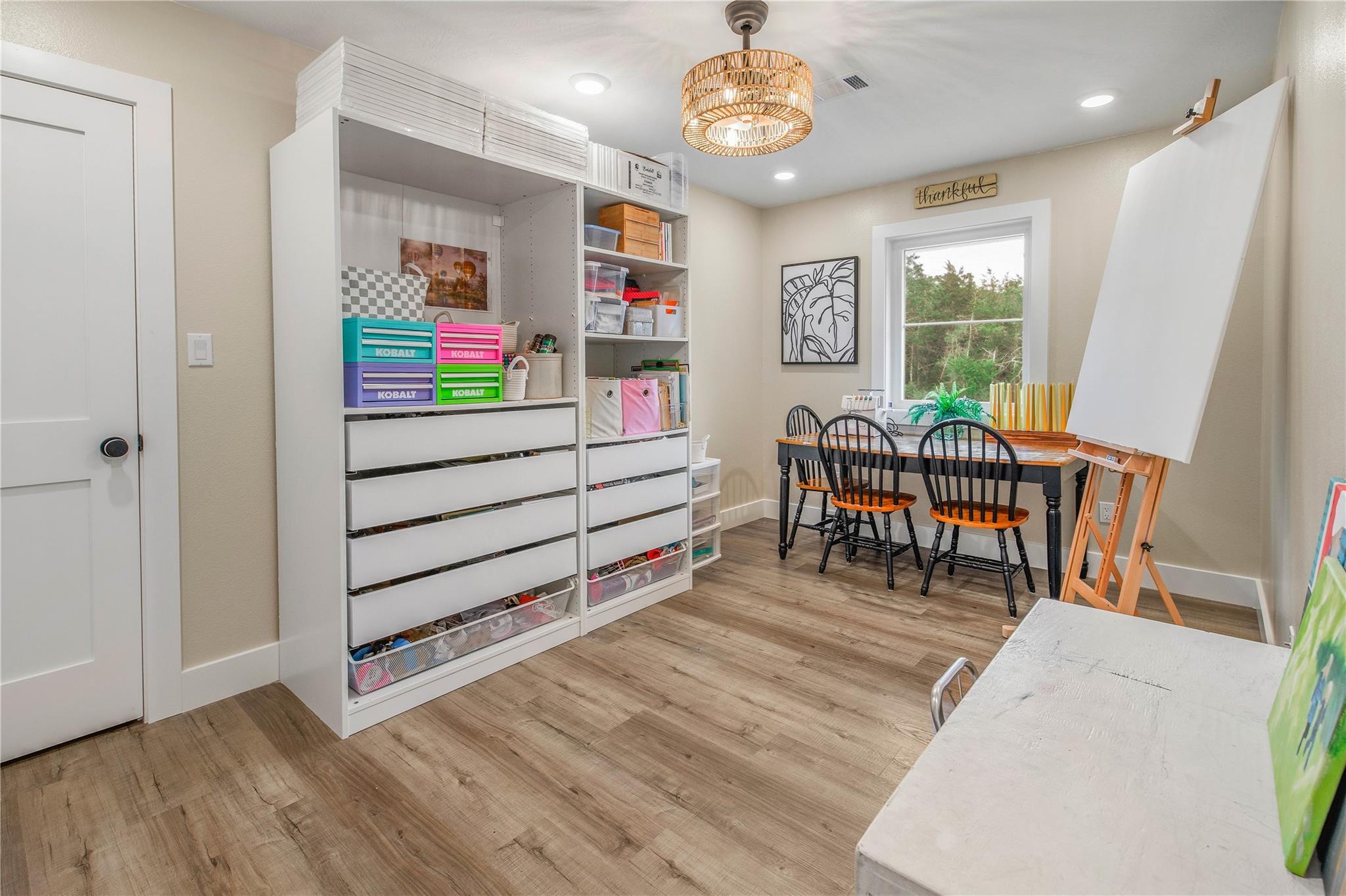 4855 Austins Creek Dr, Bryan, TX 77808