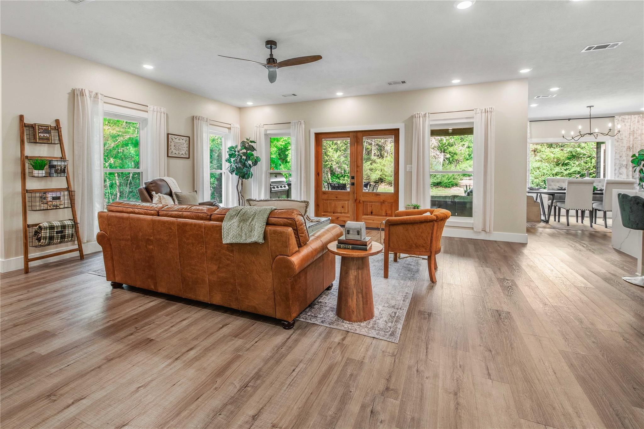 4855 Austins Creek Dr, Bryan, TX 77808