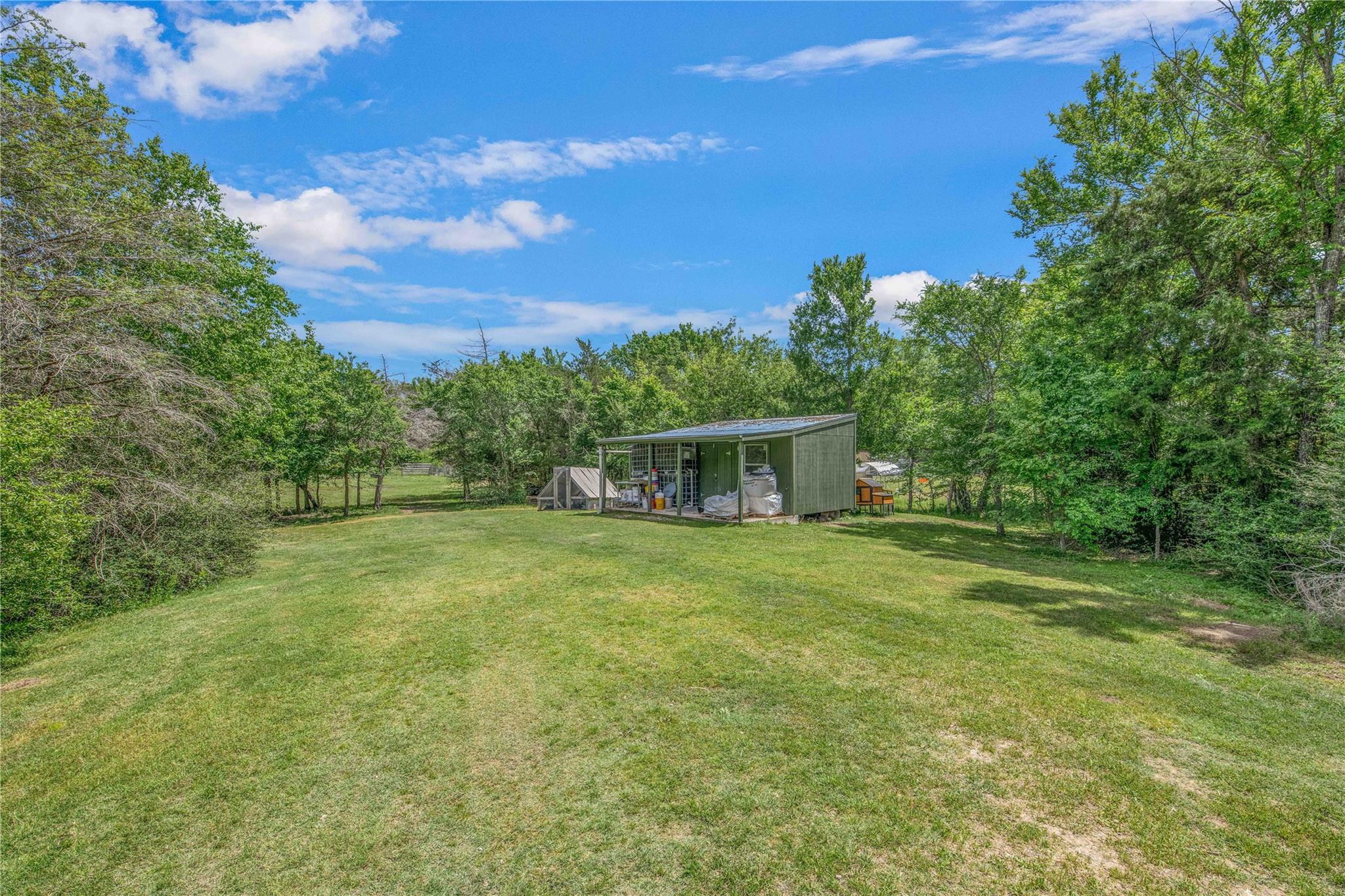 4855 Austins Creek Dr, Bryan, TX 77808