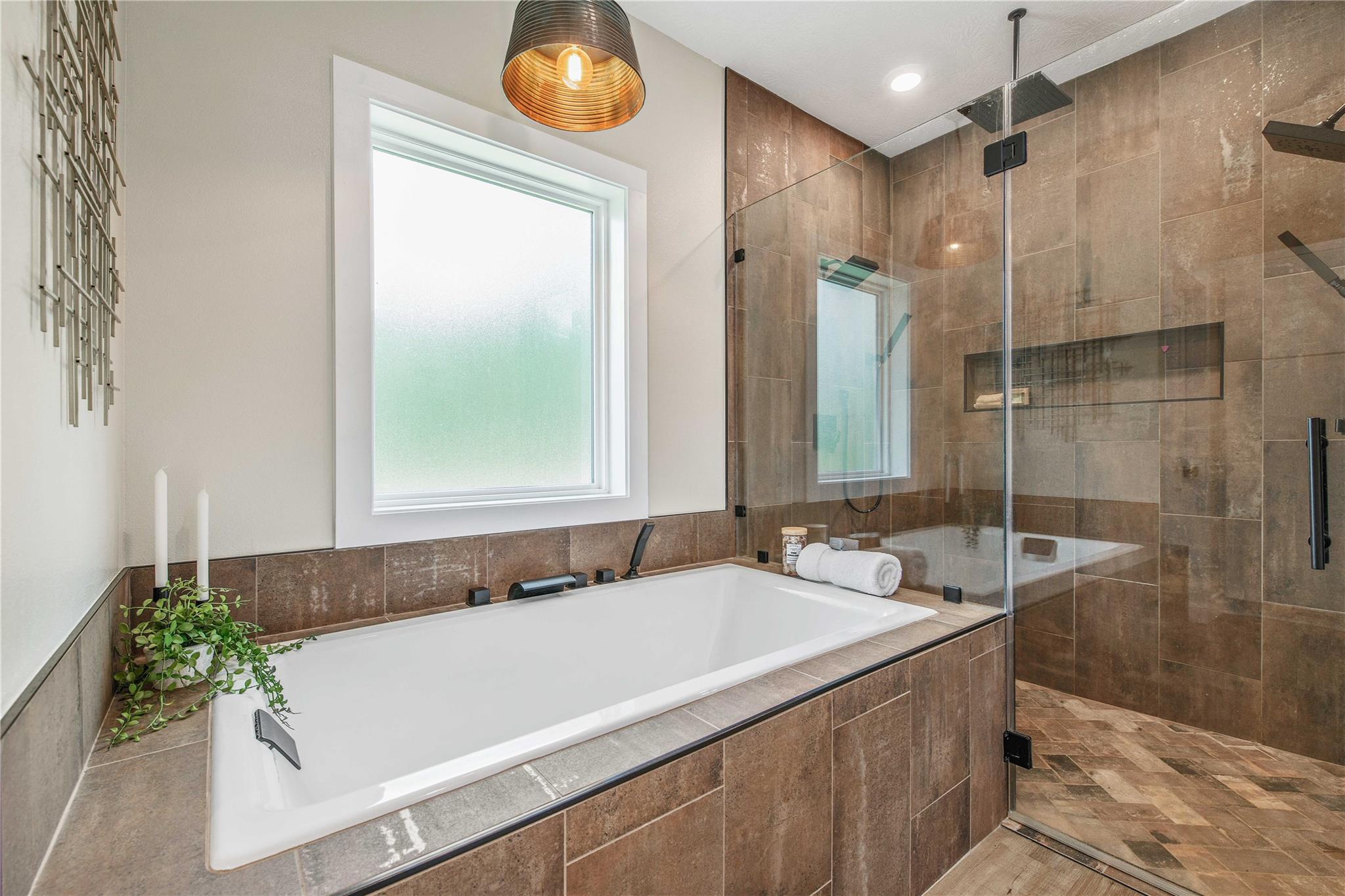 4855 Austins Creek Dr, Bryan, TX 77808