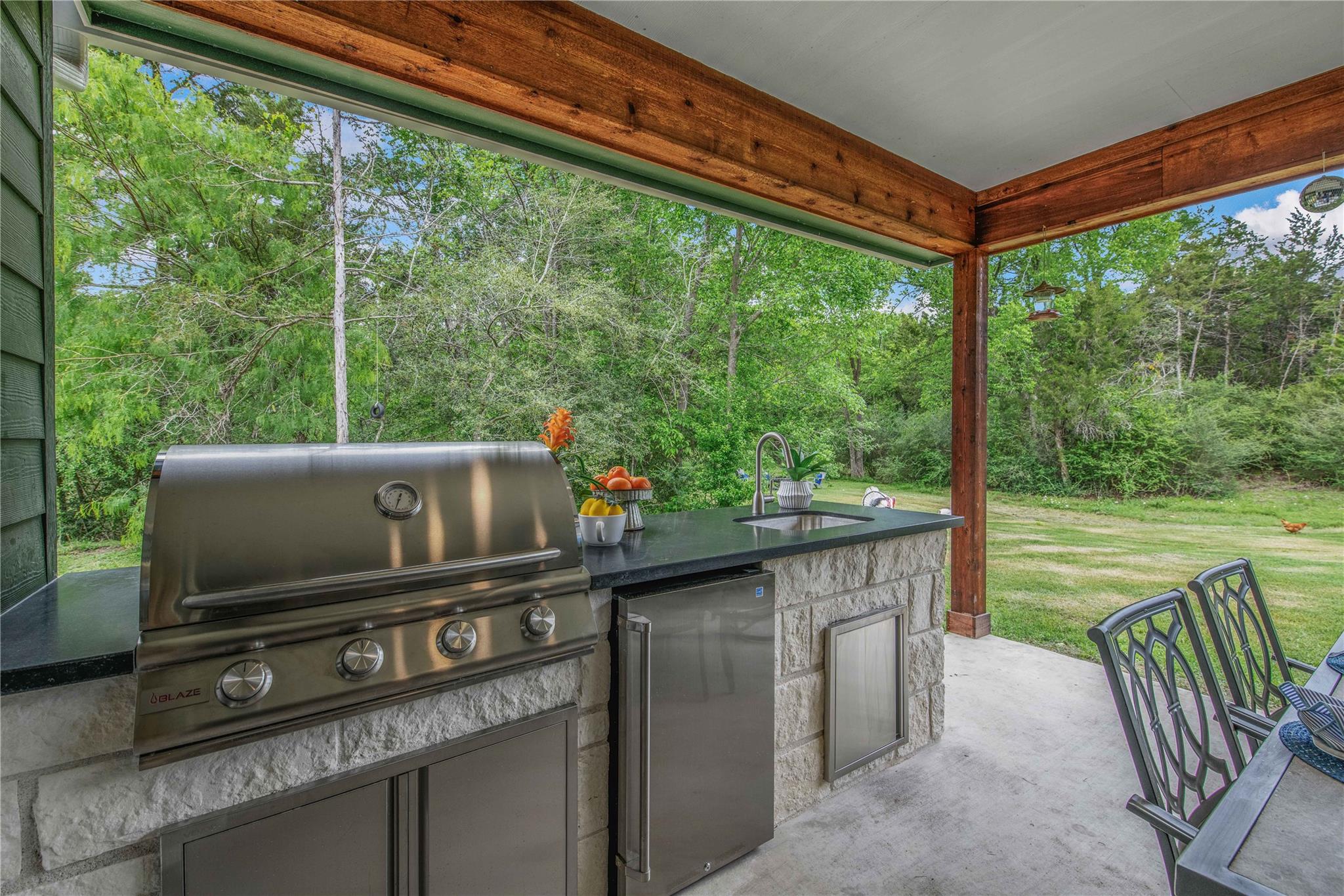 4855 Austins Creek Dr, Bryan, TX 77808