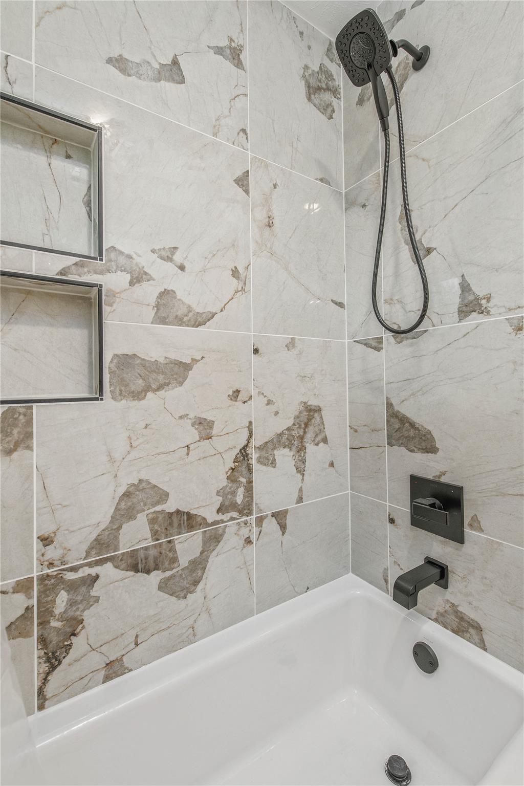 4855 Austins Creek Dr, Bryan, TX 77808