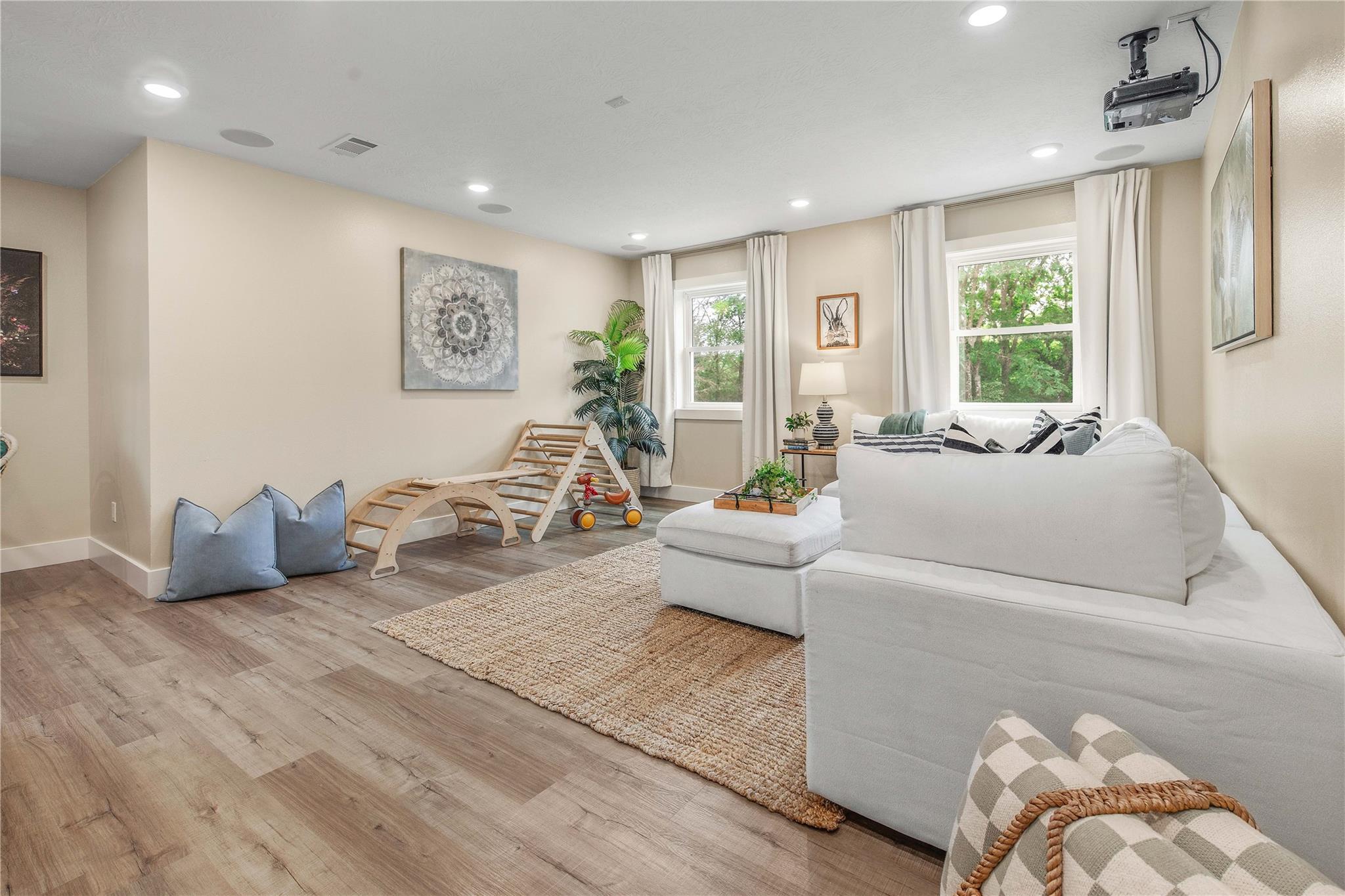 4855 Austins Creek Dr, Bryan, TX 77808