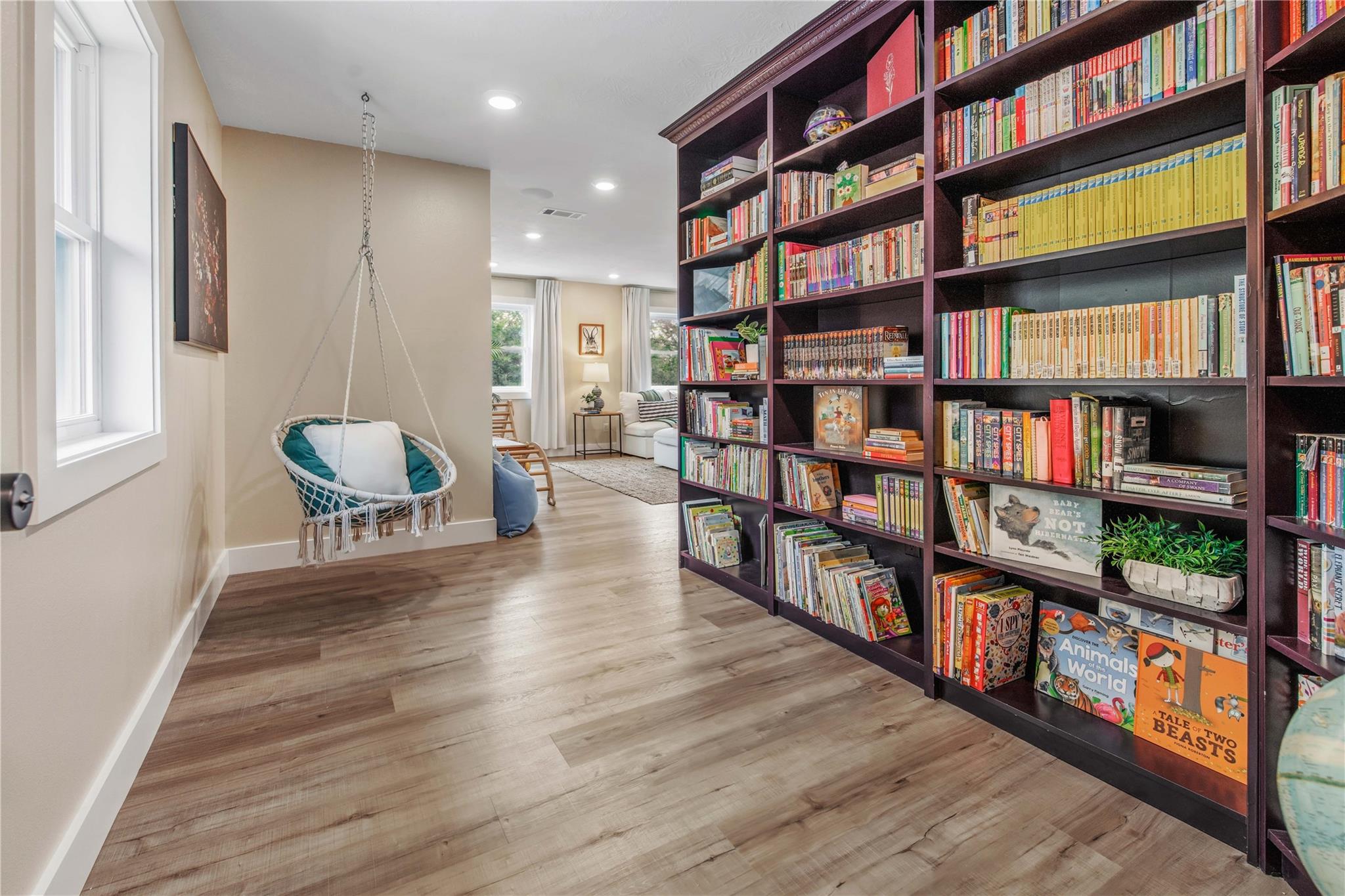 4855 Austins Creek Dr, Bryan, TX 77808