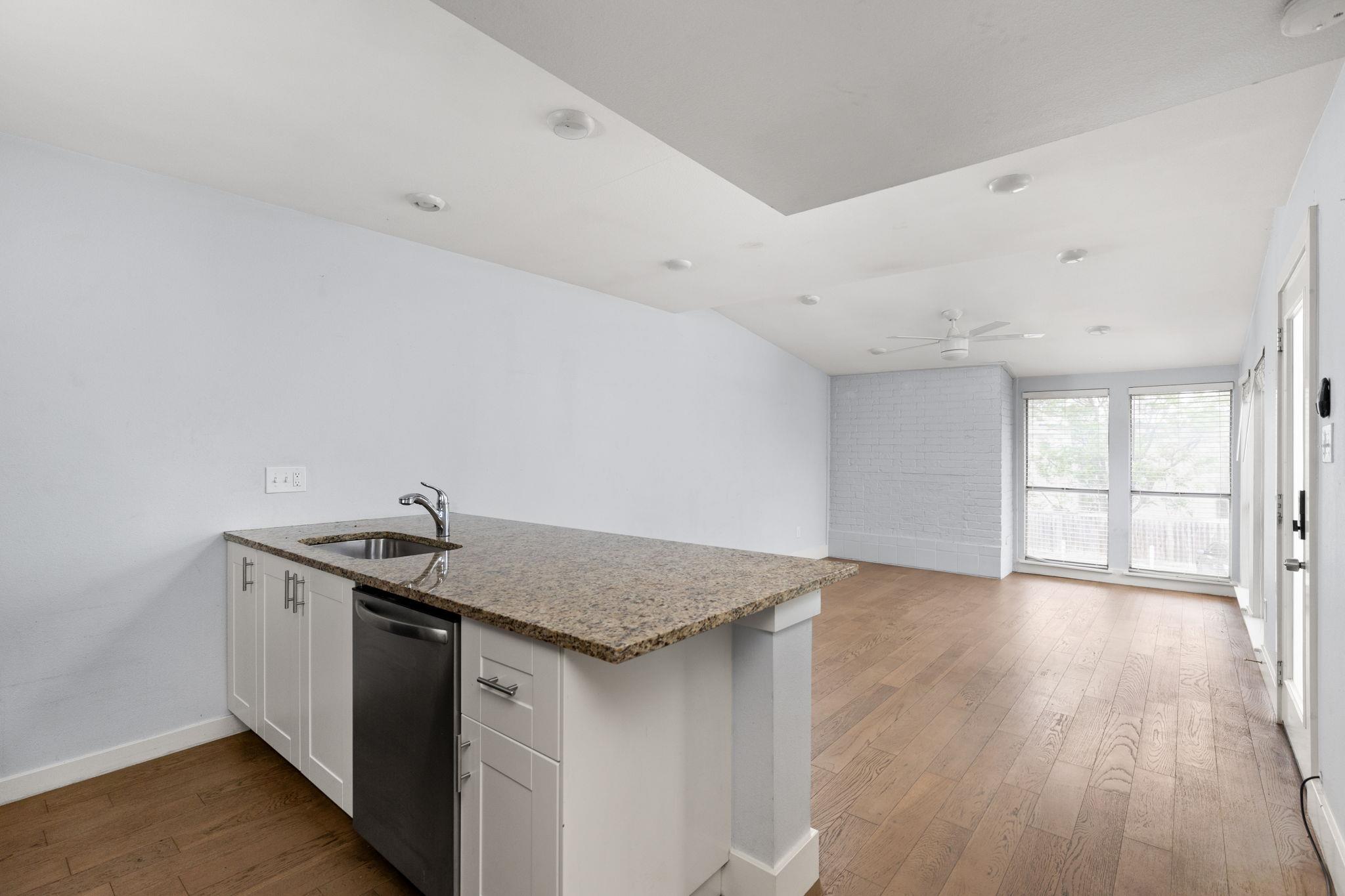 909 Reinli St # 232, Austin, TX 78751