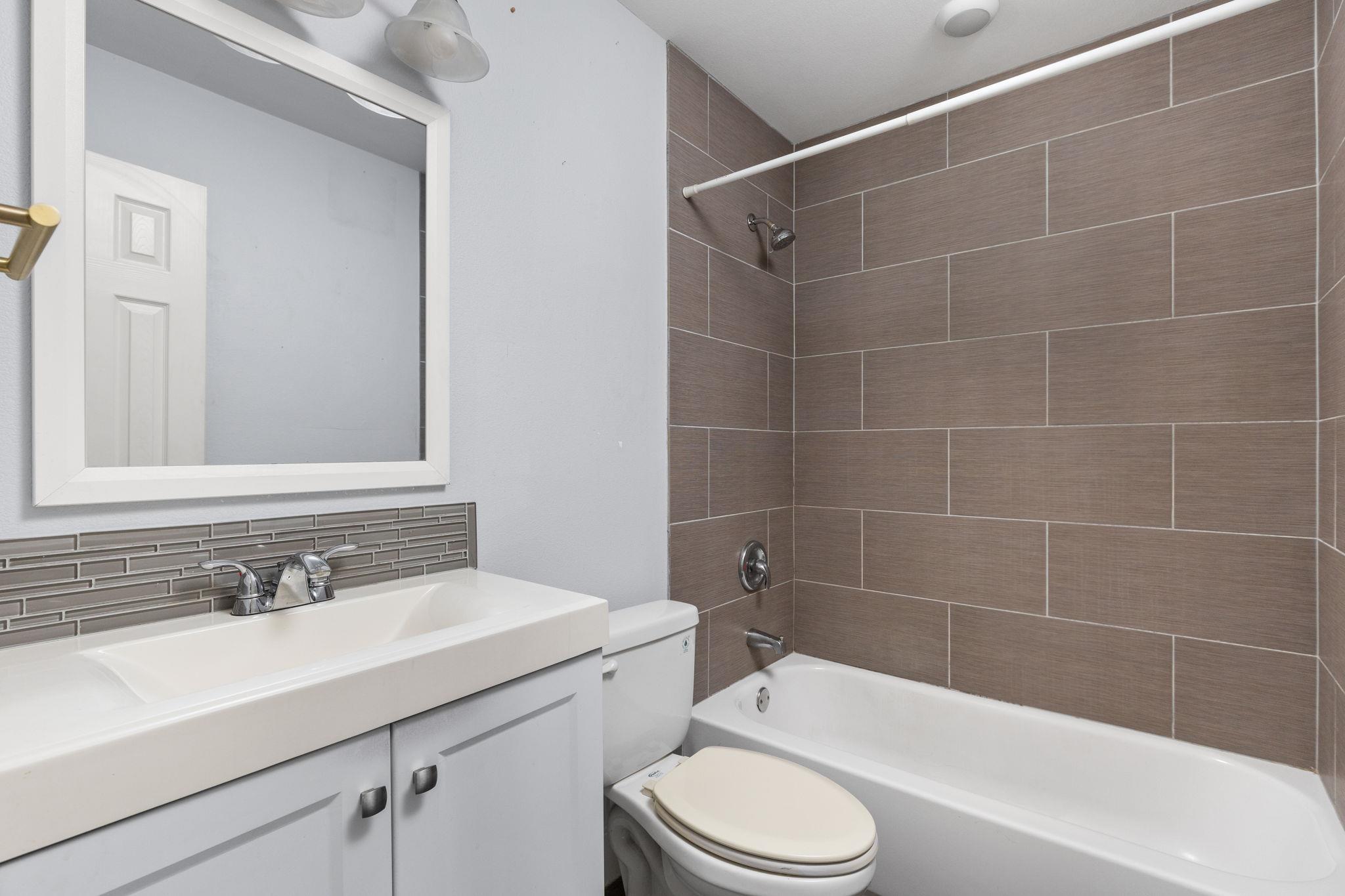 909 Reinli St # 232, Austin, TX 78751