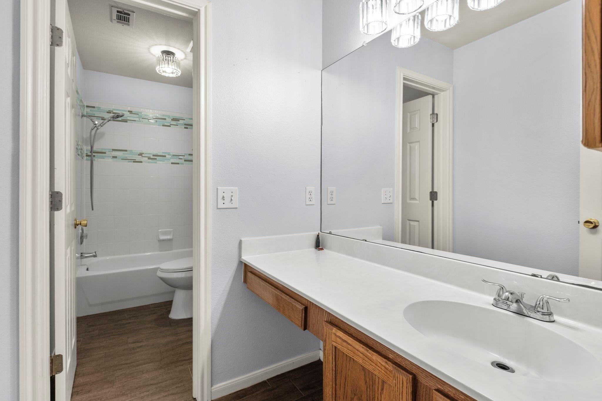 1100 Vanderbilt Cir, Pflugerville, TX 78660