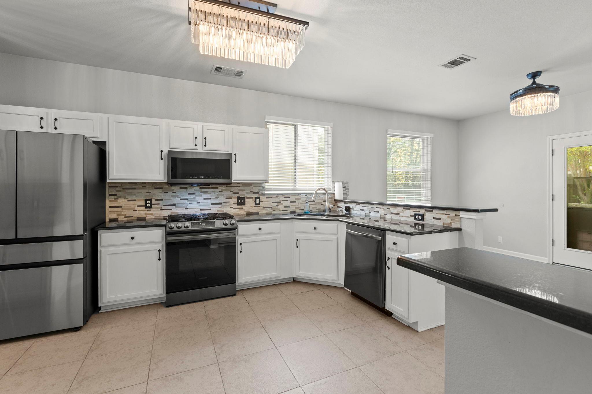 1100 Vanderbilt Cir, Pflugerville, TX 78660