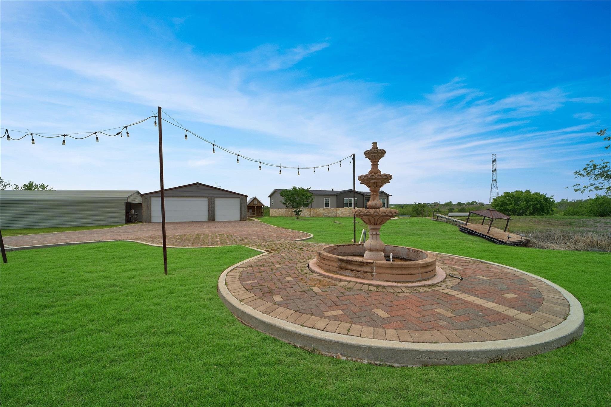 480 Holz Rd, Niederwald, TX 78640