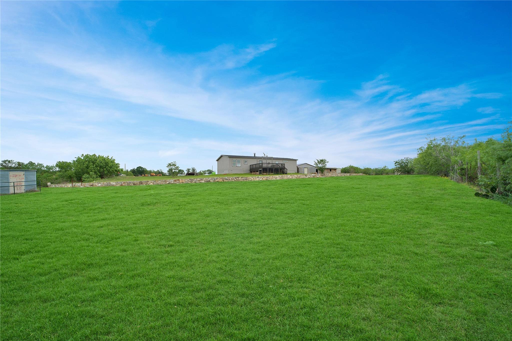 480 Holz Rd, Niederwald, TX 78640