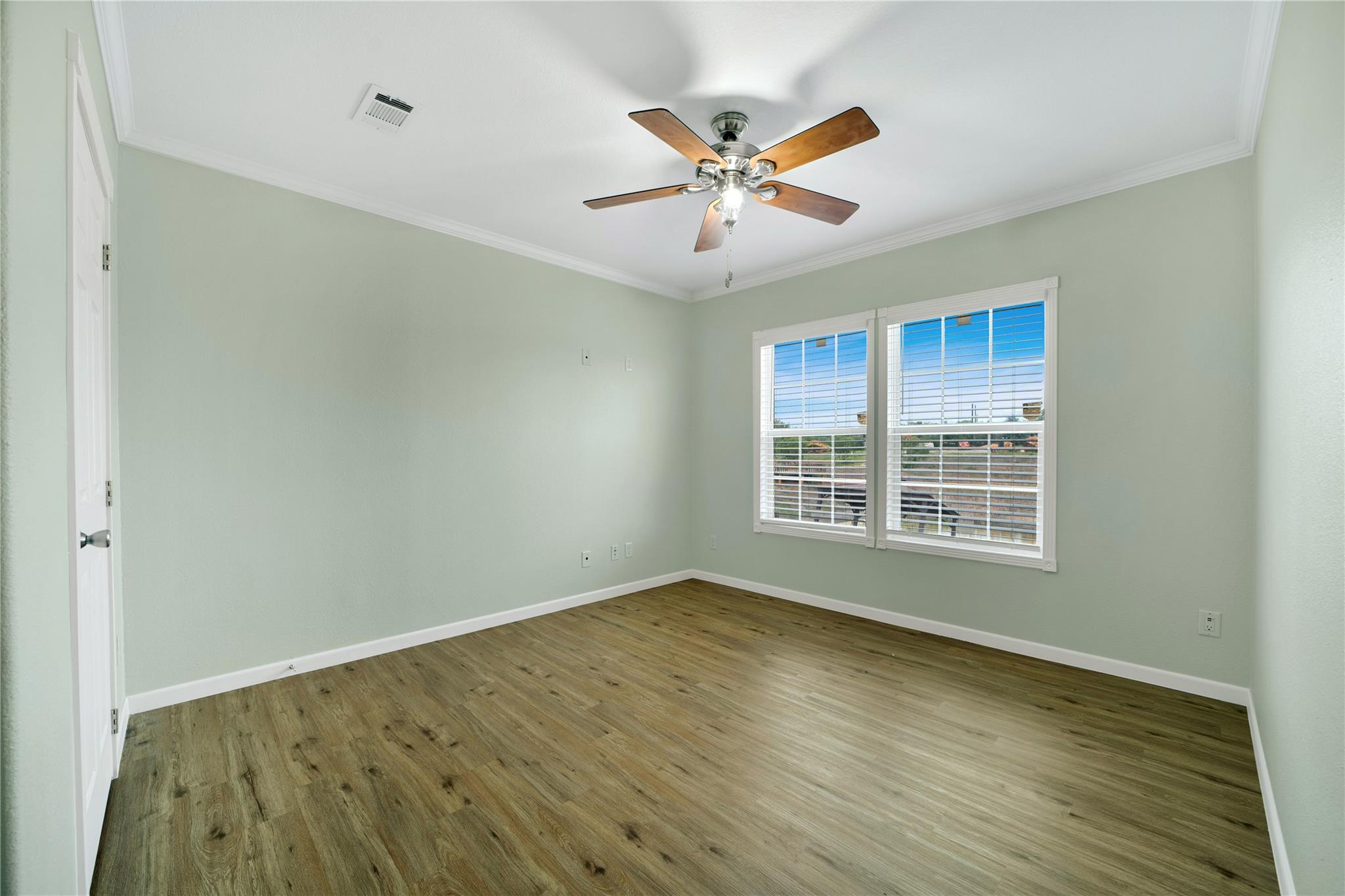 480 Holz Rd, Niederwald, TX 78640