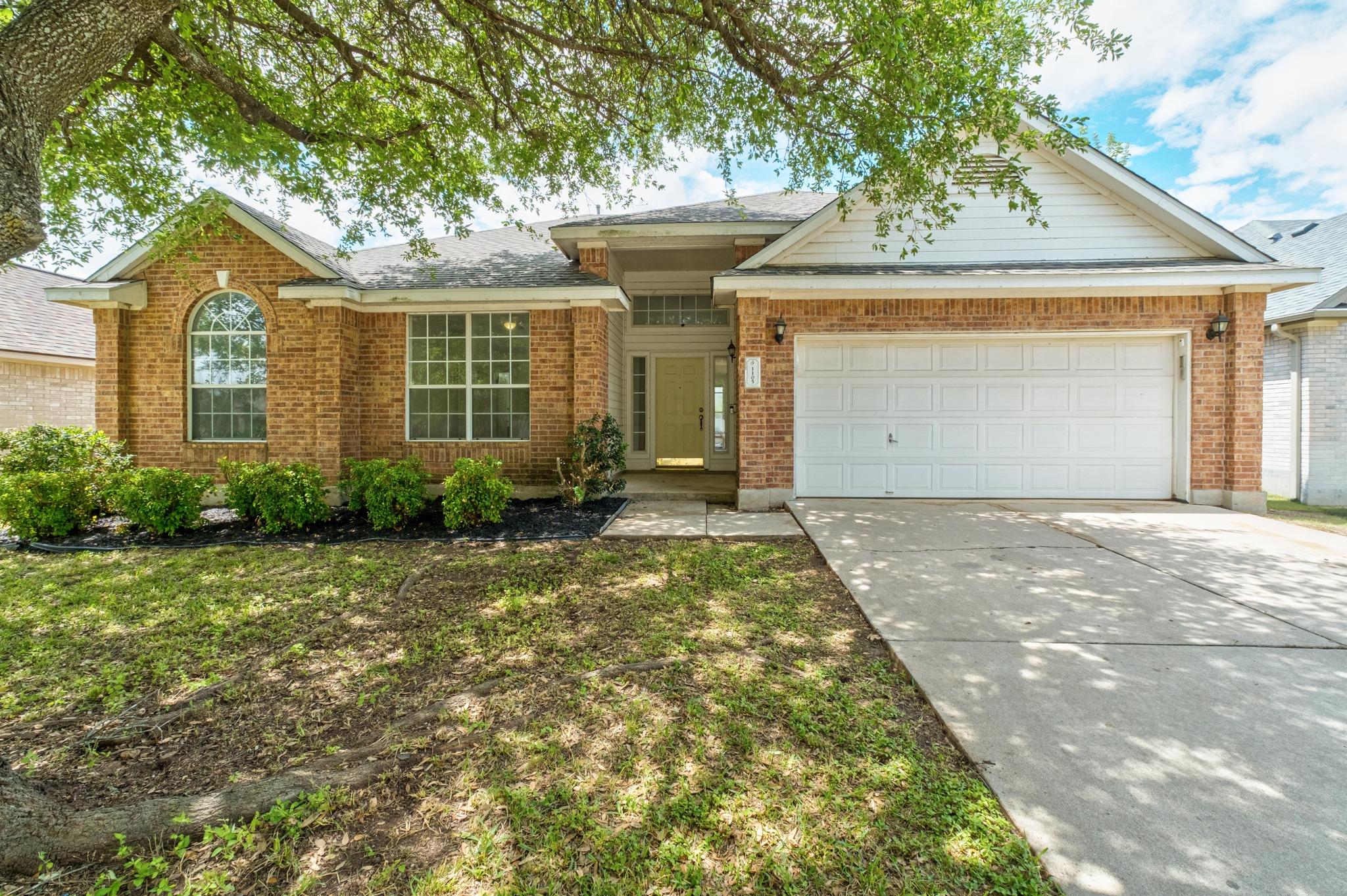 1105 Woodview Dr, Leander, TX 78641