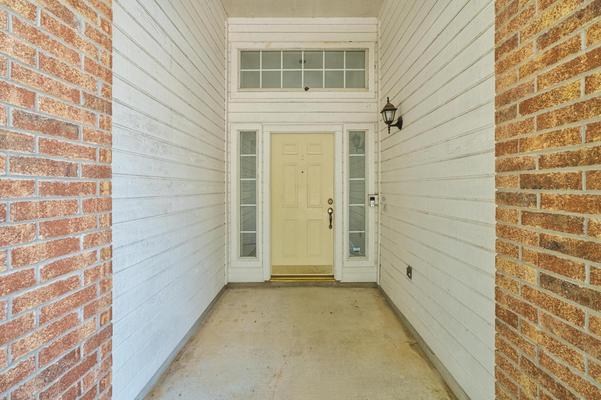 1105 Woodview Dr, Leander, TX 78641