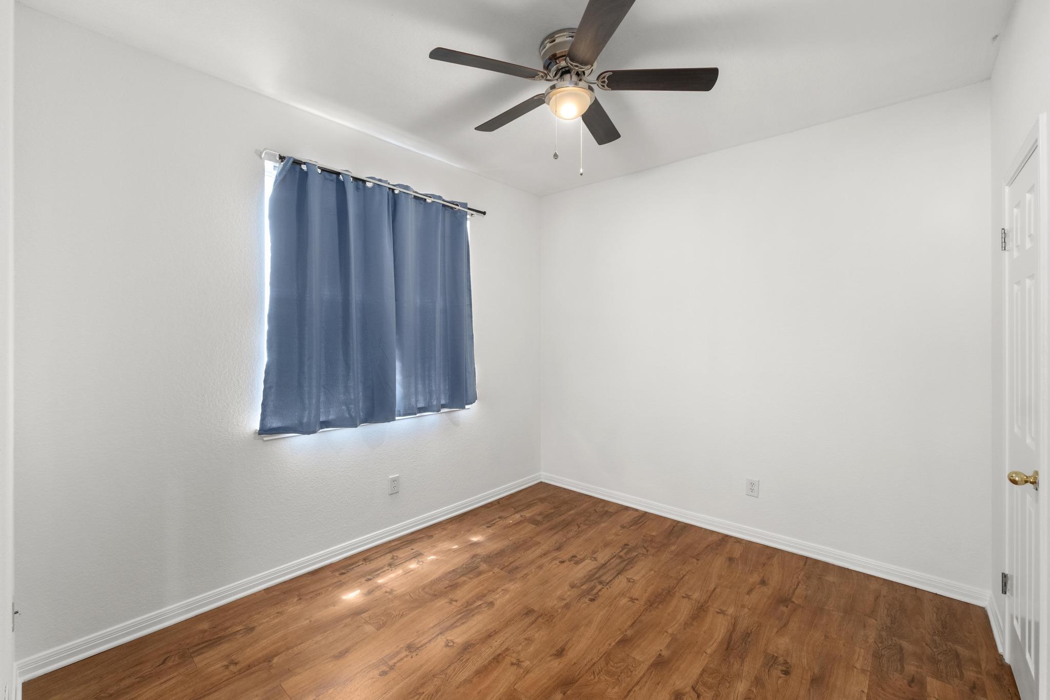 1105 Woodview Dr, Leander, TX 78641