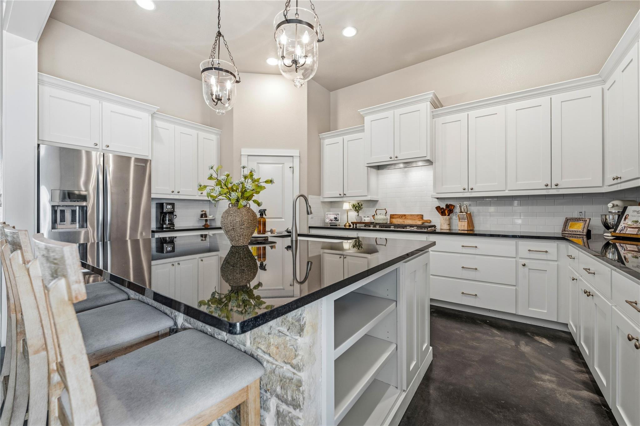 802 Wilkes St, Smithville, TX 78957