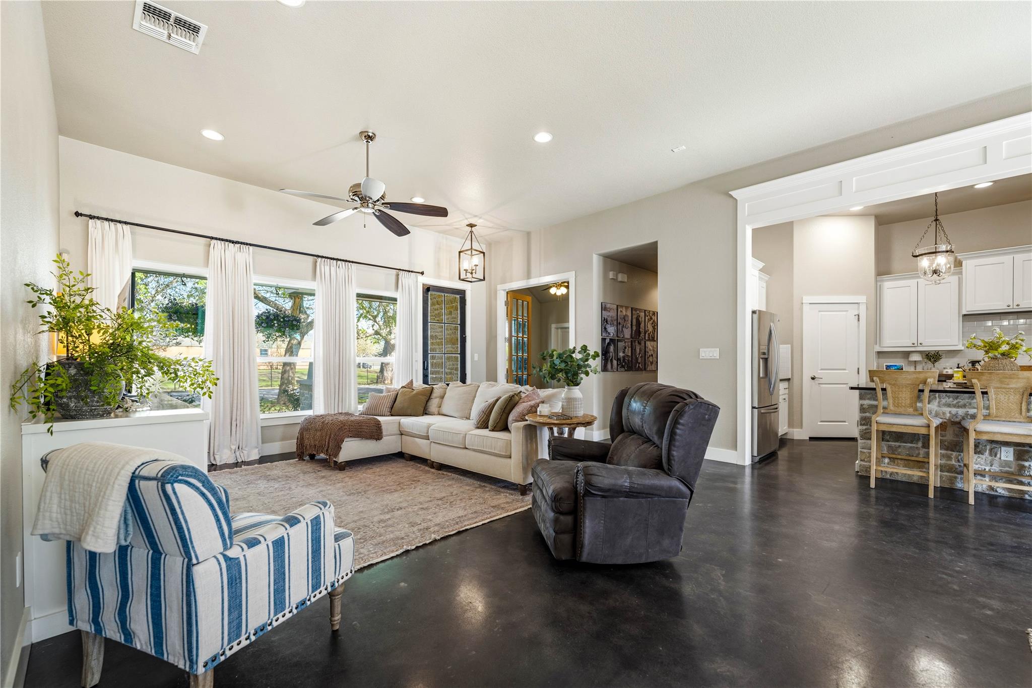 802 Wilkes St, Smithville, TX 78957