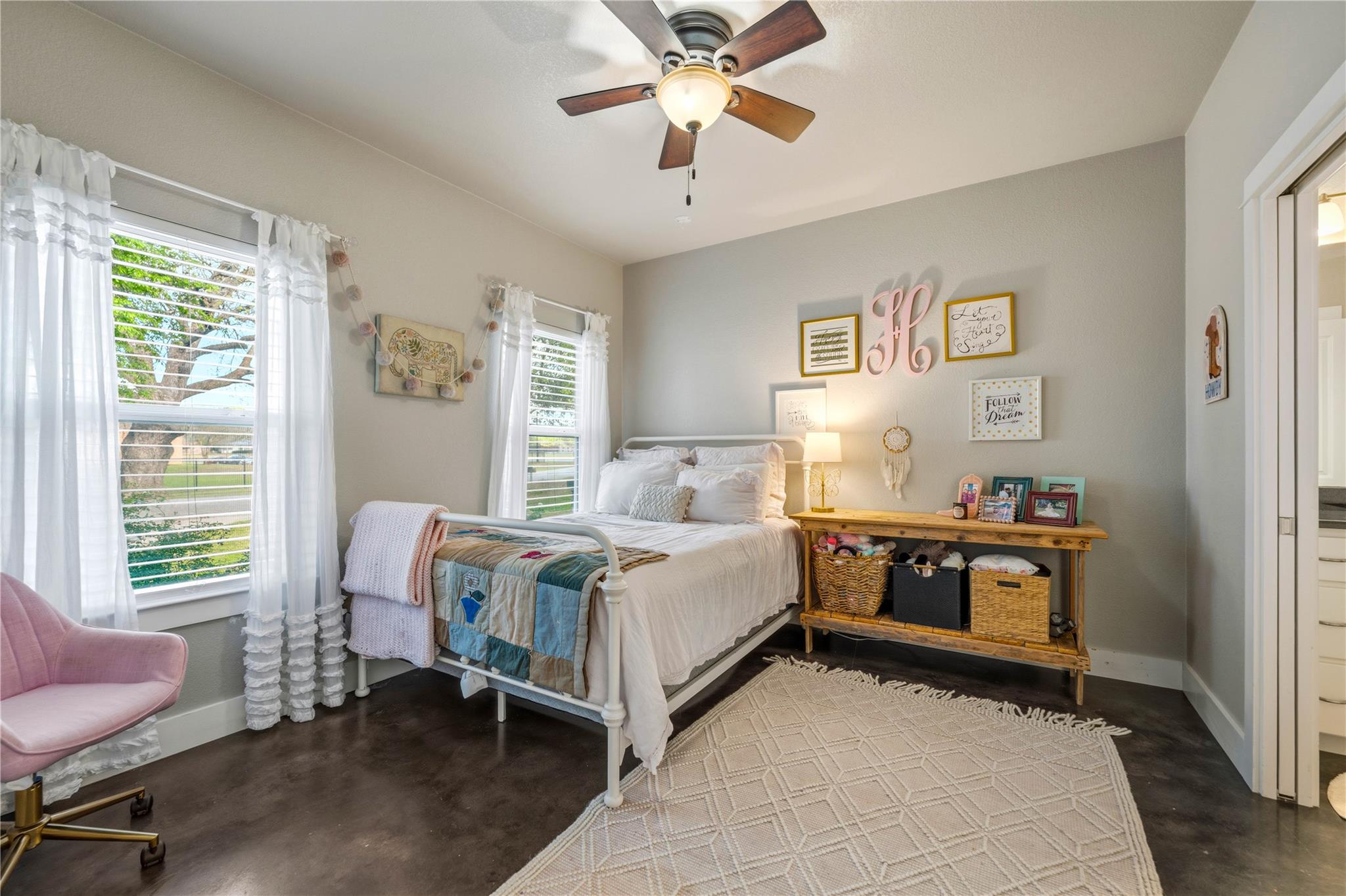 802 Wilkes St, Smithville, TX 78957