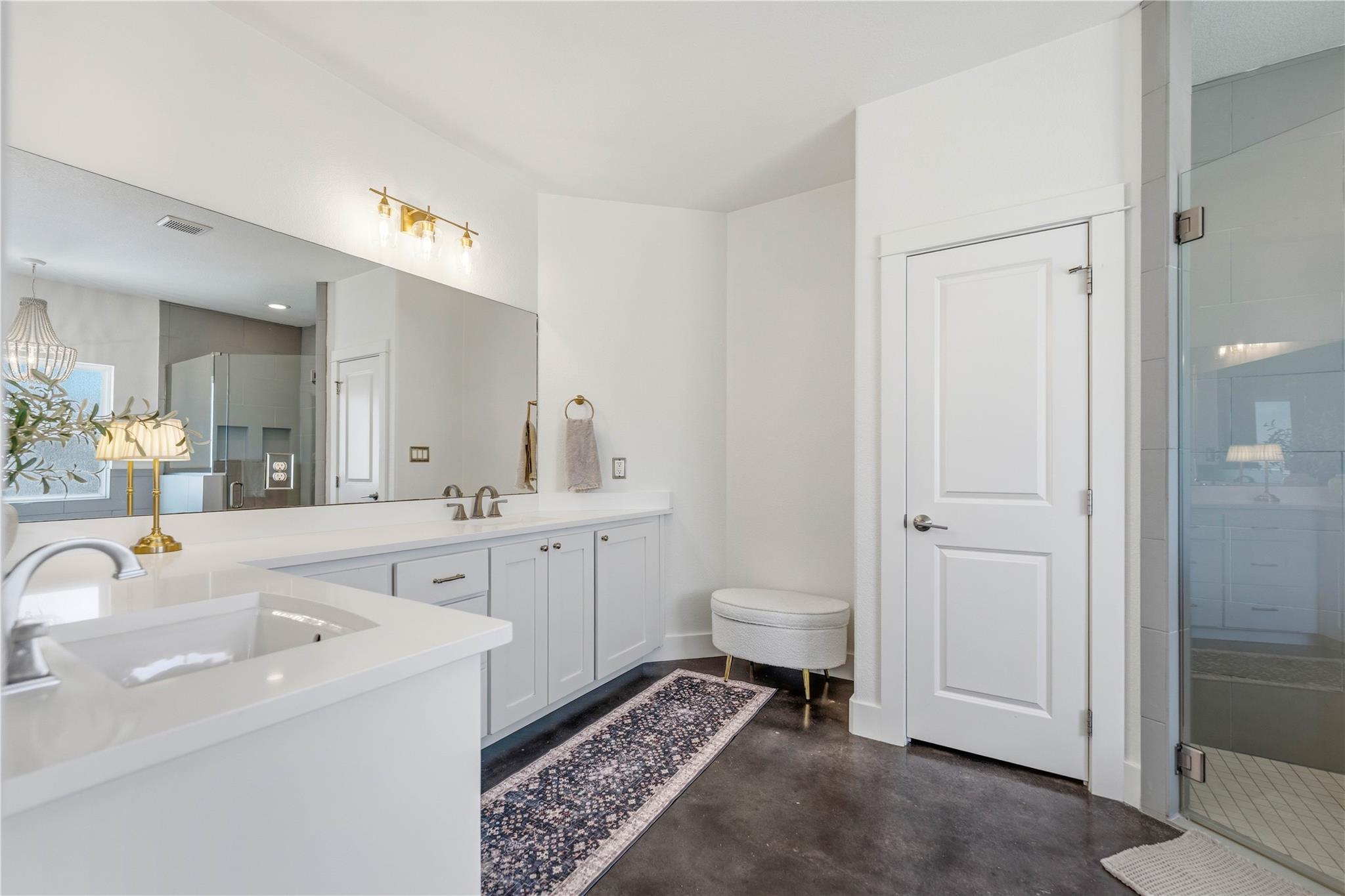 802 Wilkes St, Smithville, TX 78957