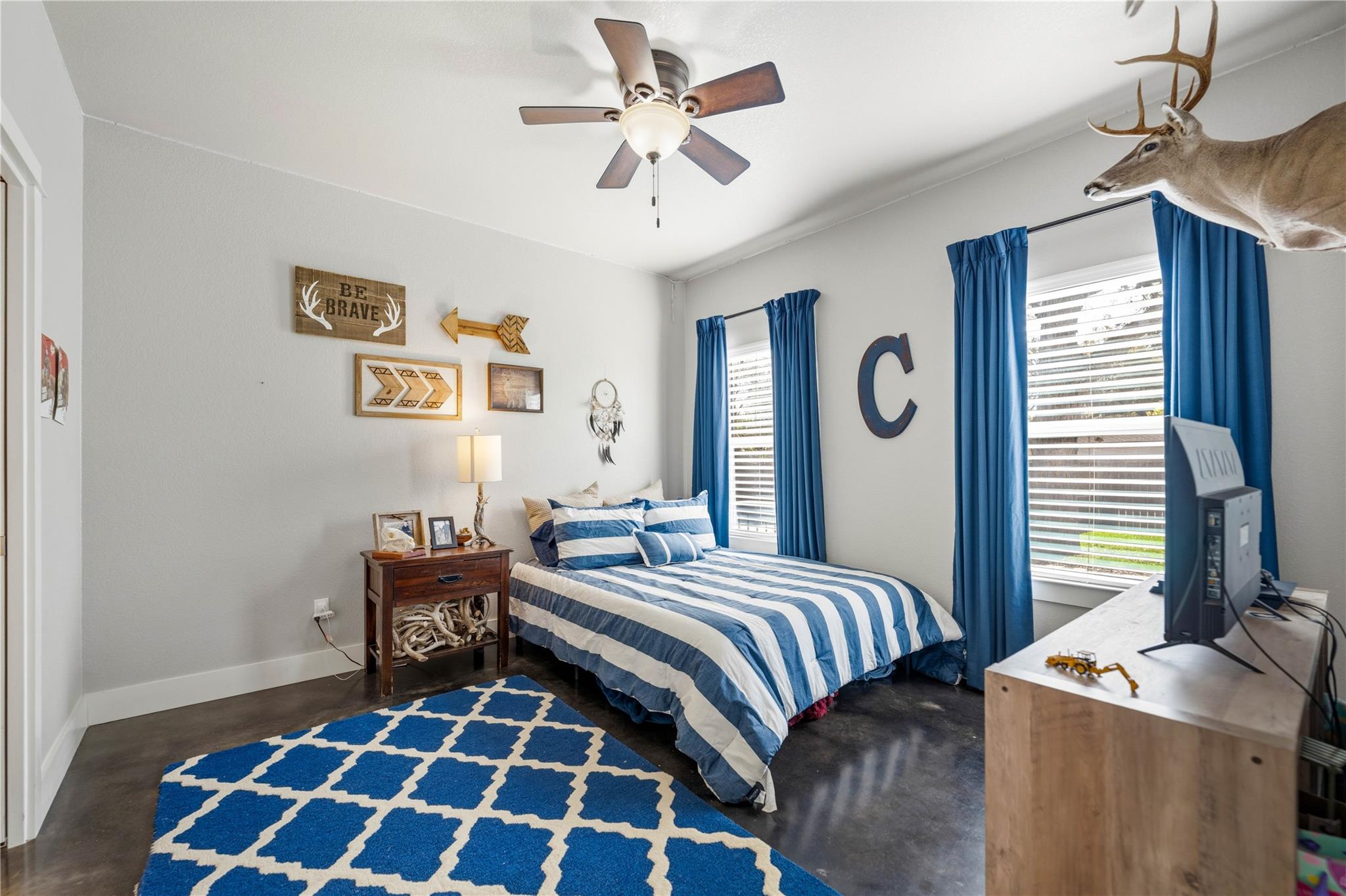 802 Wilkes St, Smithville, TX 78957