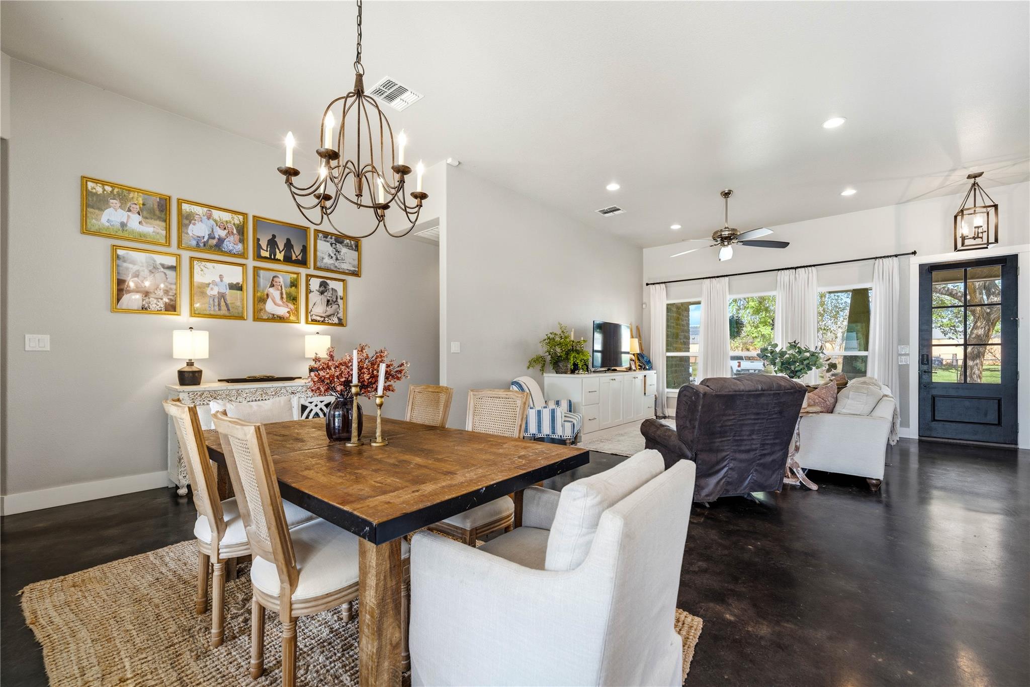 802 Wilkes St, Smithville, TX 78957