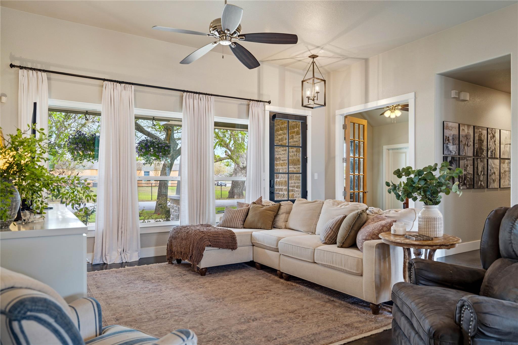 802 Wilkes St, Smithville, TX 78957