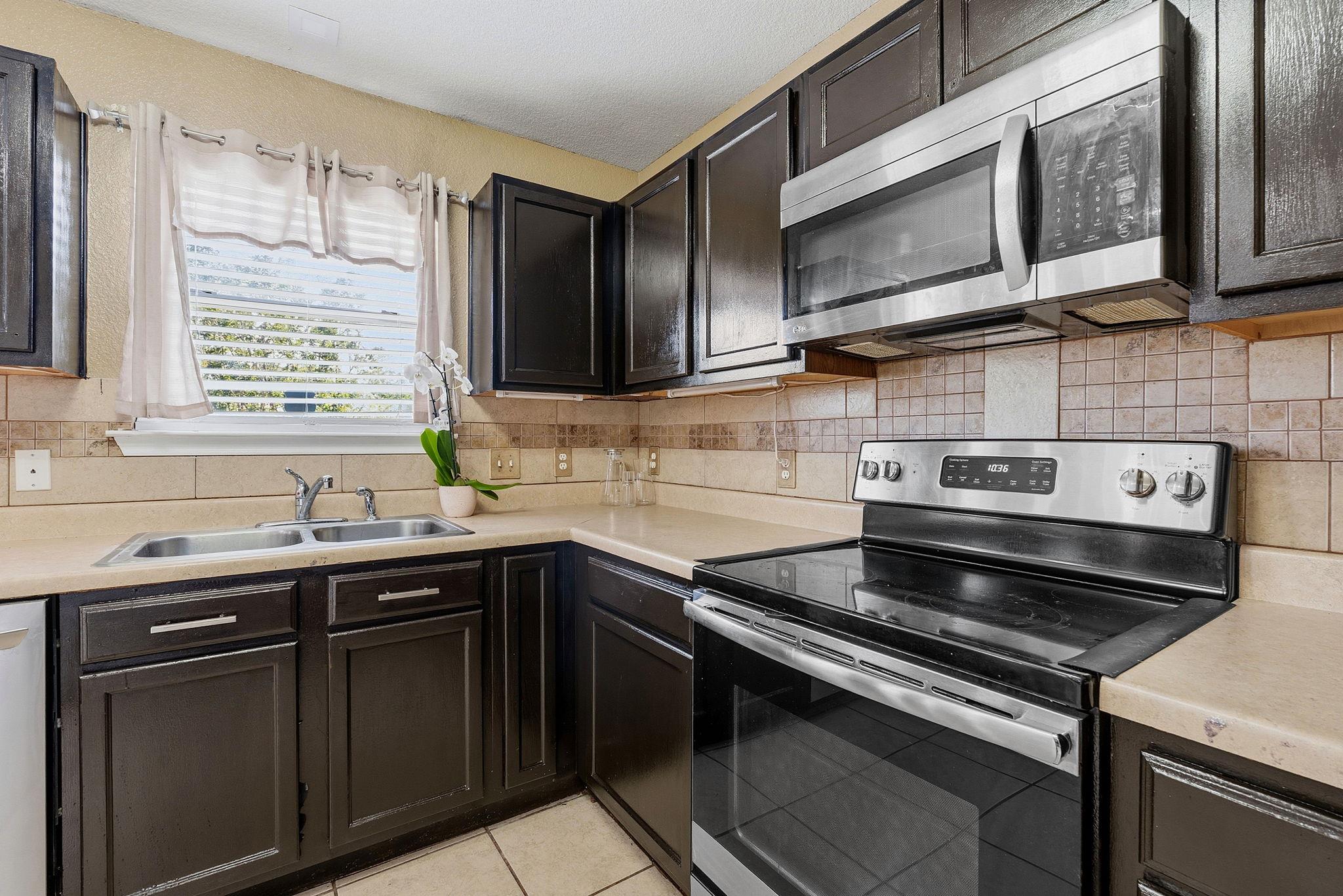 12800 Wedding Dr, Manor, TX 78653