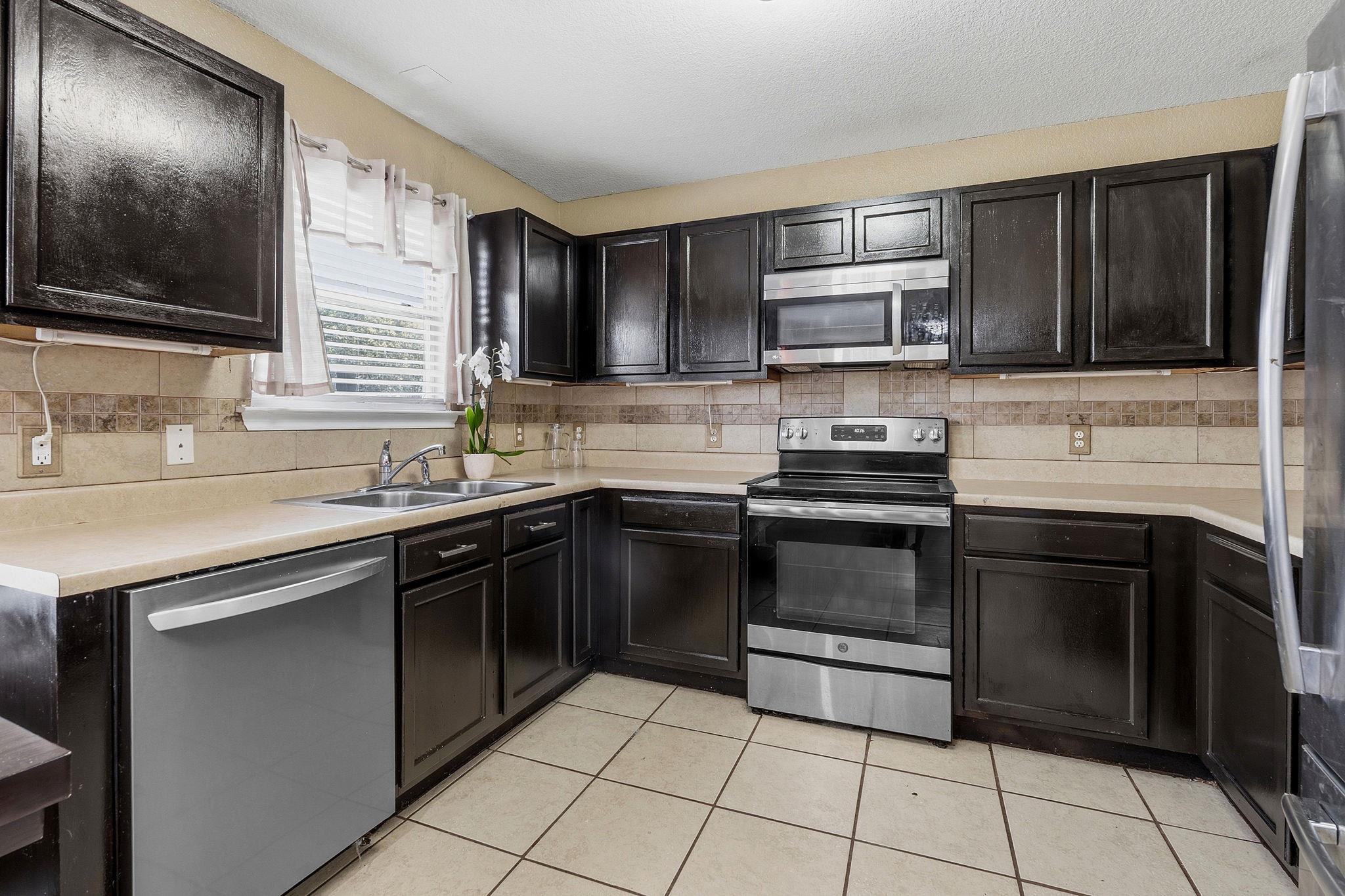 12800 Wedding Dr, Manor, TX 78653