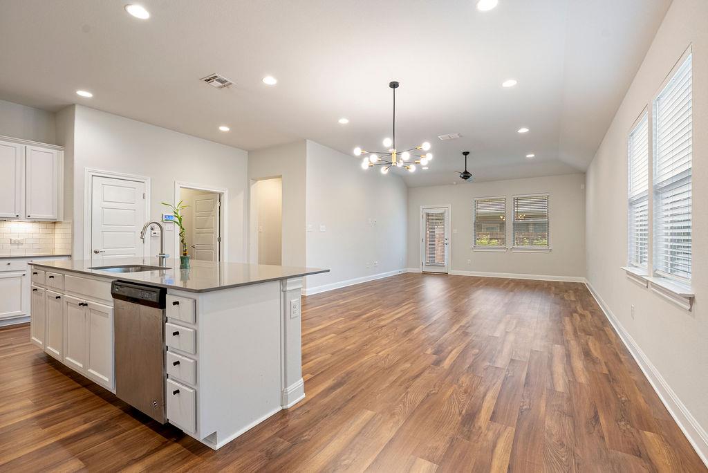 11900 Mercantile Ln # 44, Austin, TX 78748