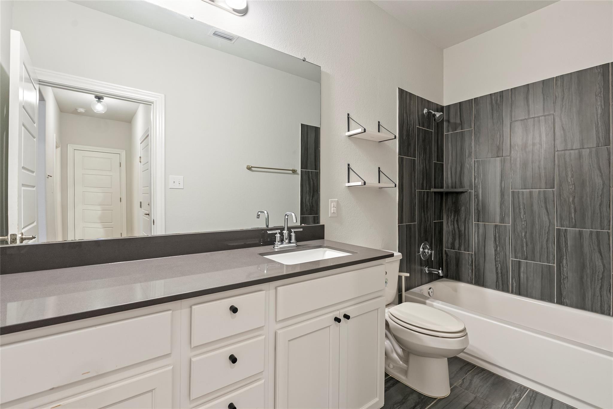 11900 Mercantile Ln # 44, Austin, TX 78748