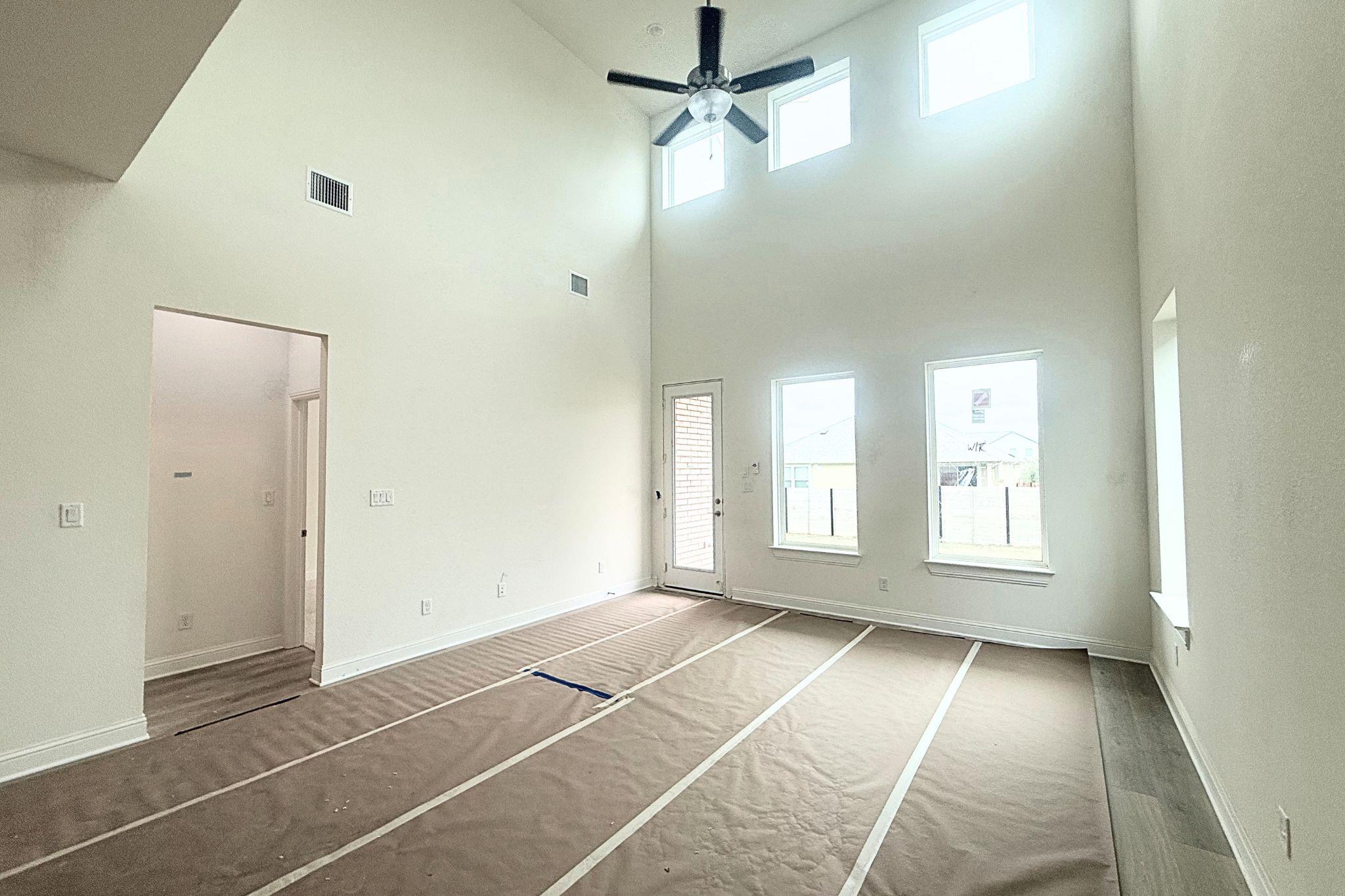 1033 Stonehill Dr, Georgetown, TX 78633