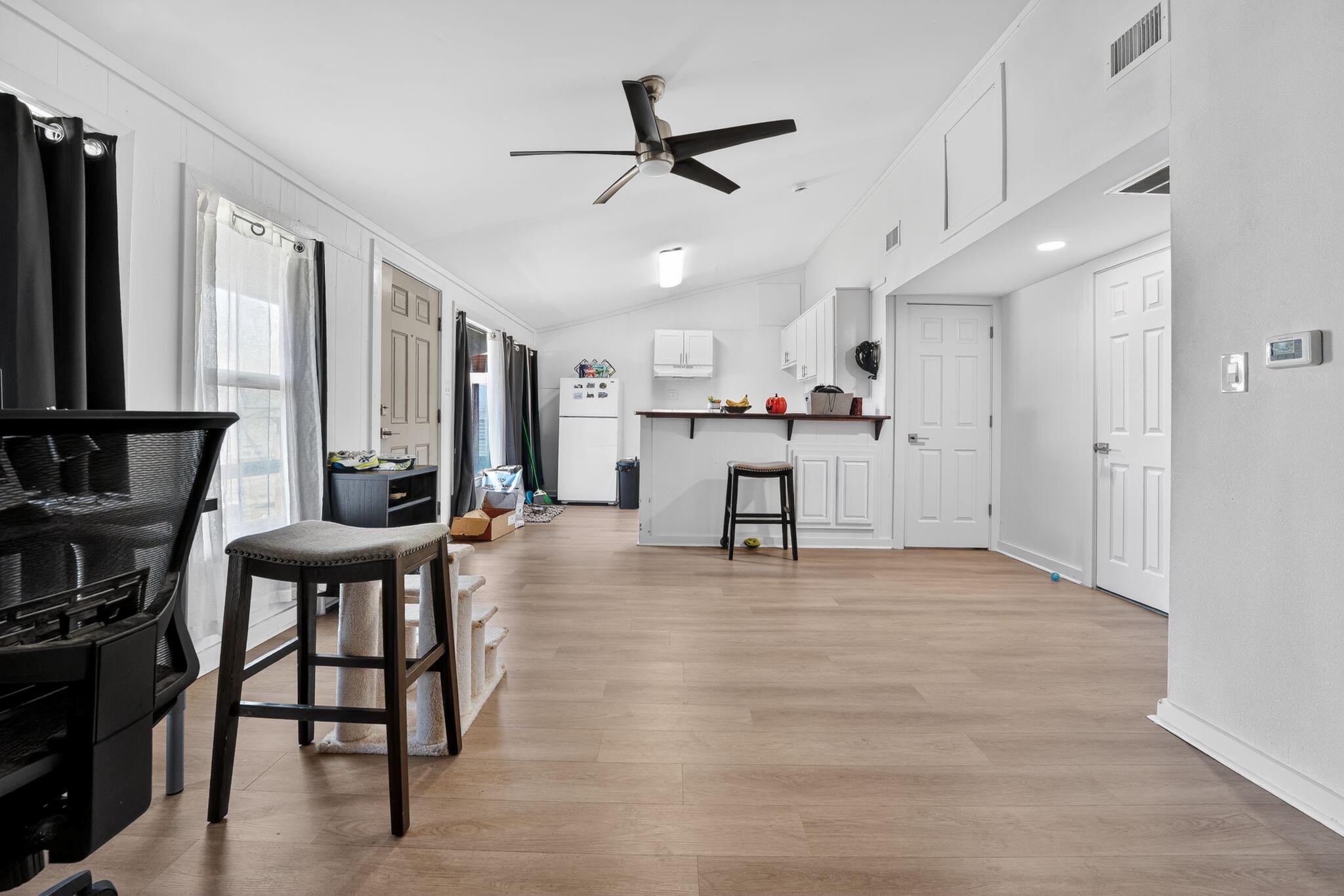 2401 De Soto Dr, Austin, TX 78733