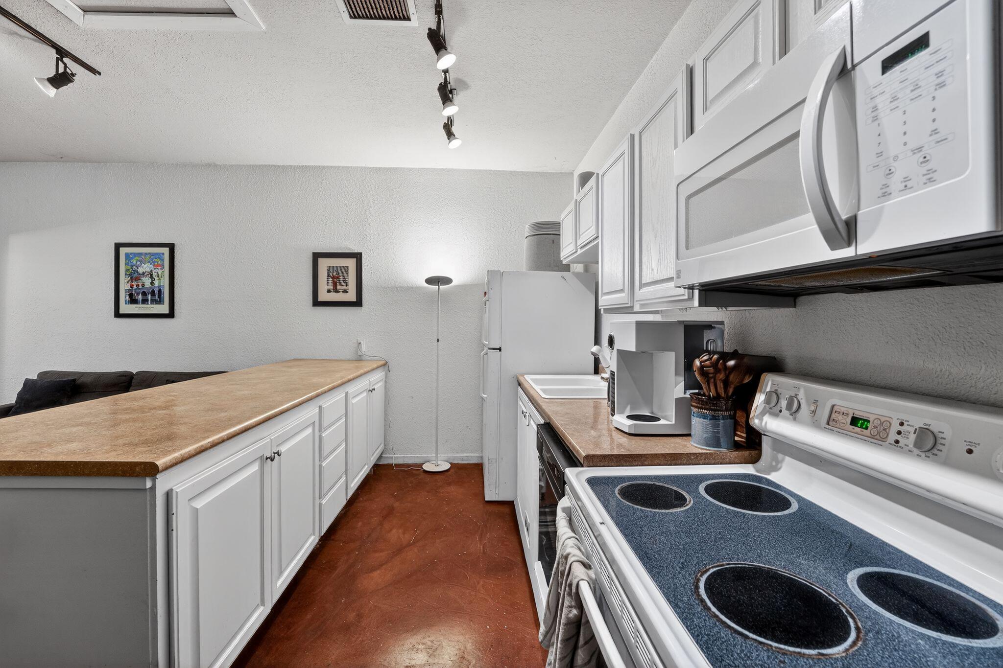 2401 De Soto Dr, Austin, TX 78733