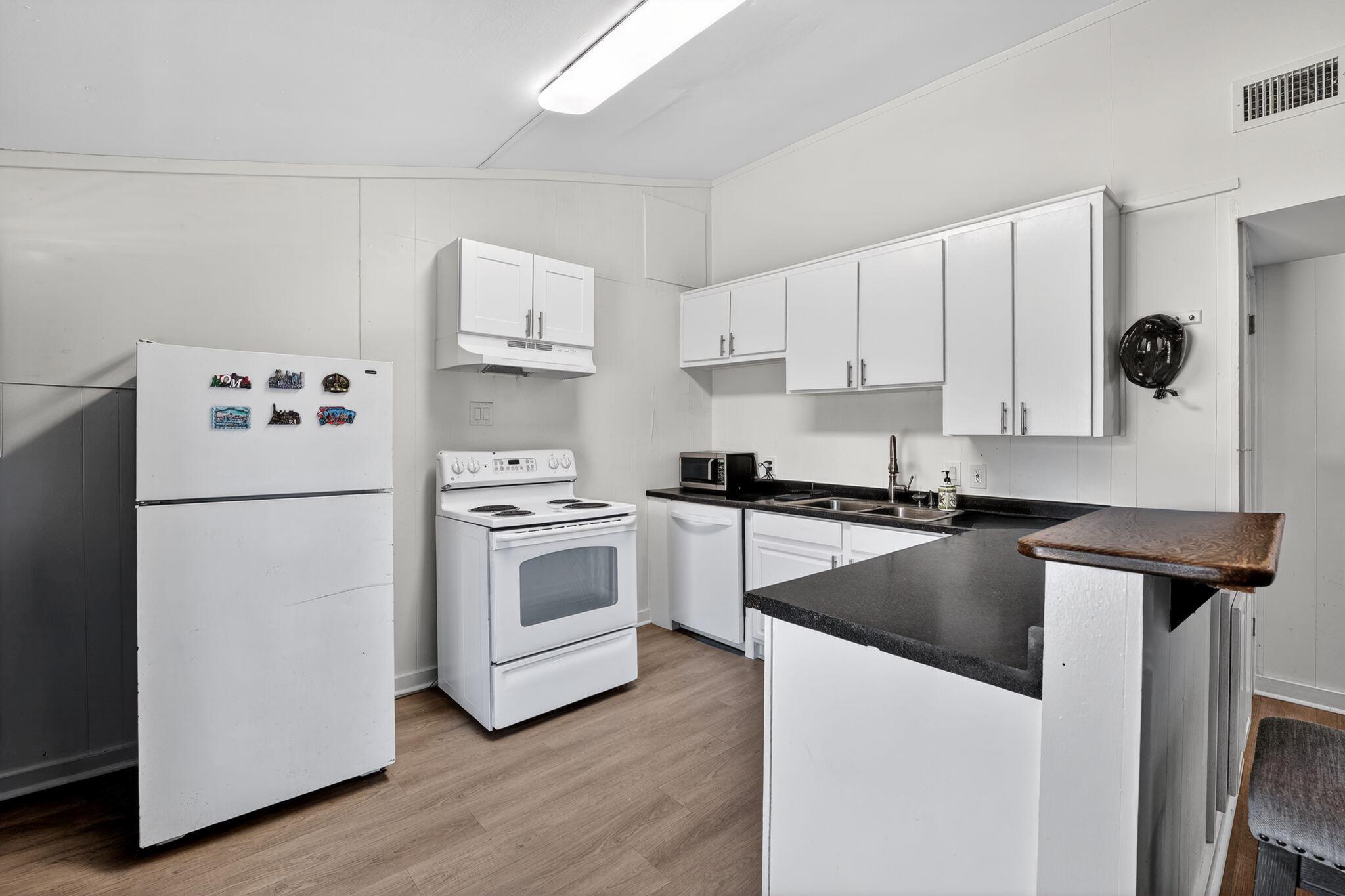 2401 De Soto Dr, Austin, TX 78733