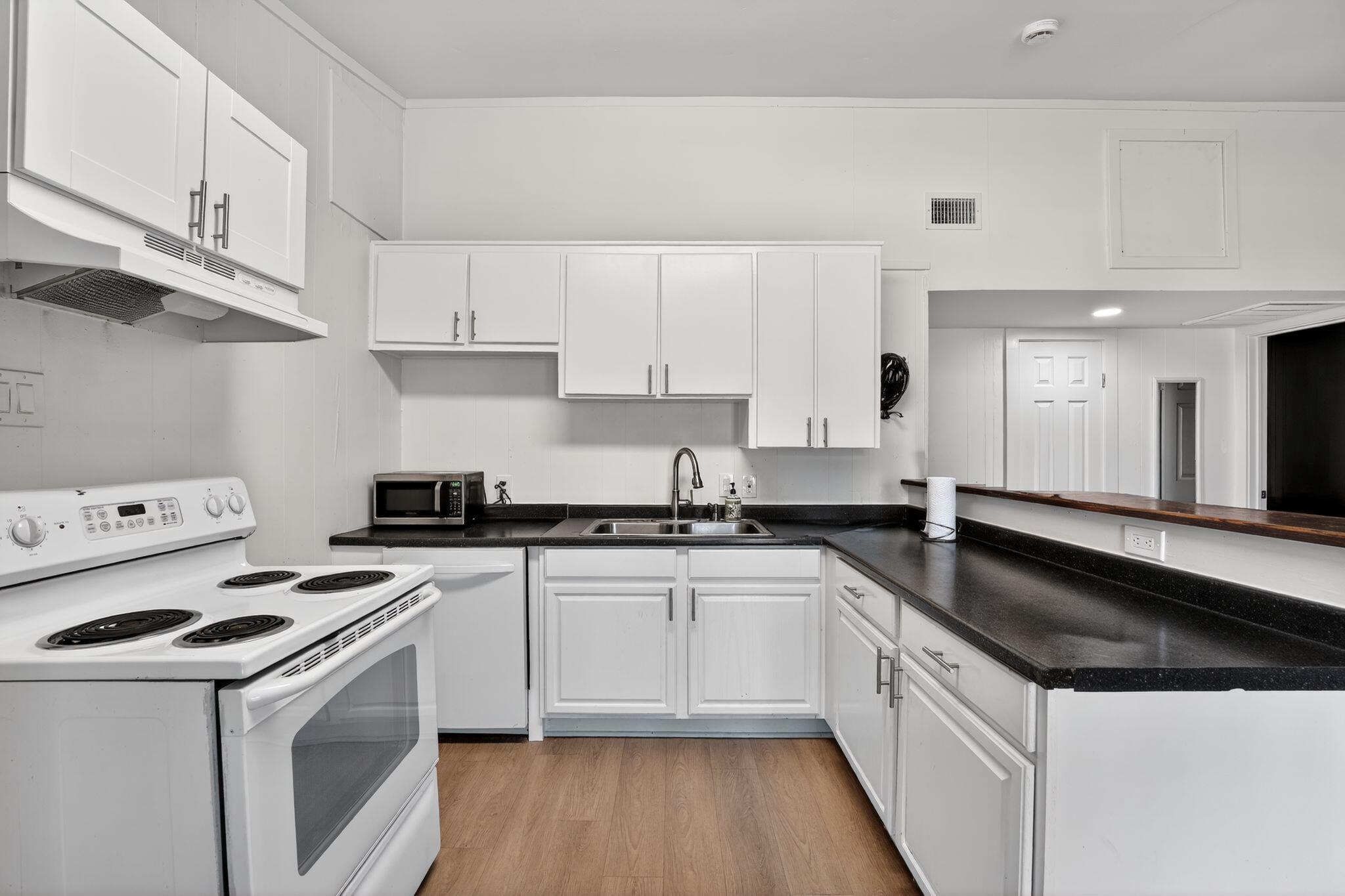 2401 De Soto Dr, Austin, TX 78733