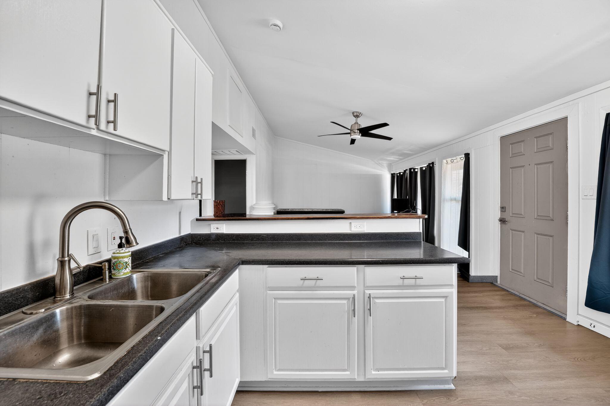 2401 De Soto Dr, Austin, TX 78733