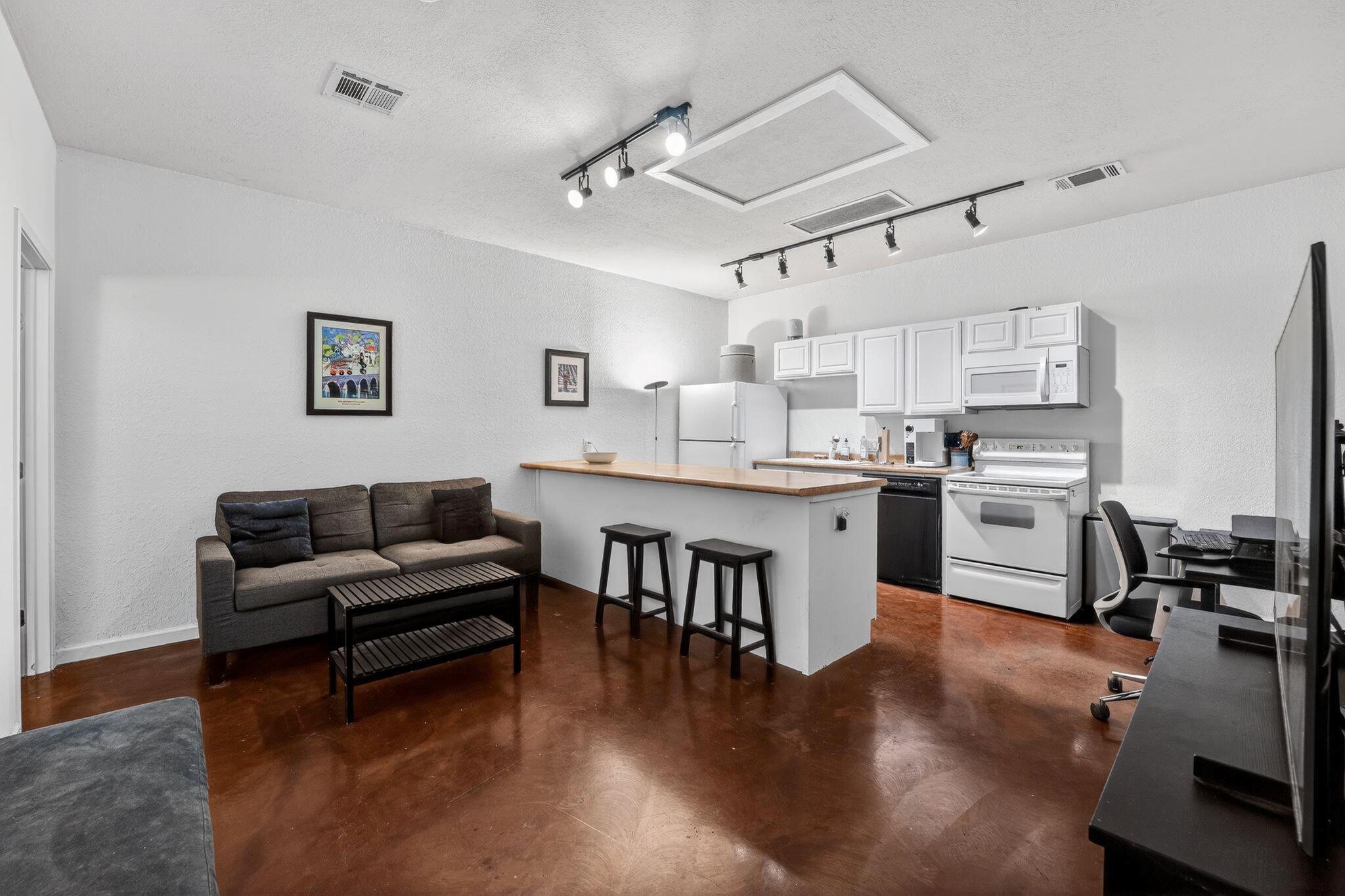 2401 De Soto Dr, Austin, TX 78733