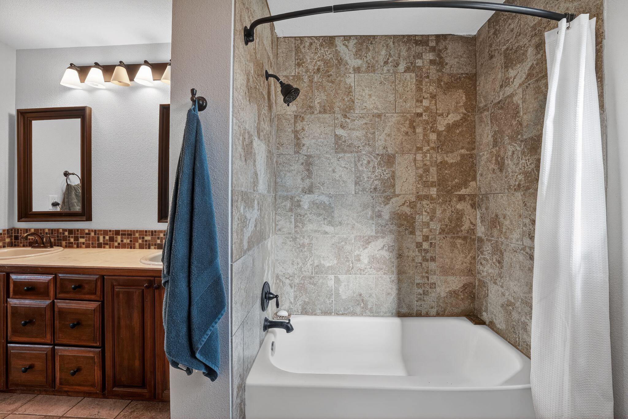 2401 De Soto Dr, Austin, TX 78733