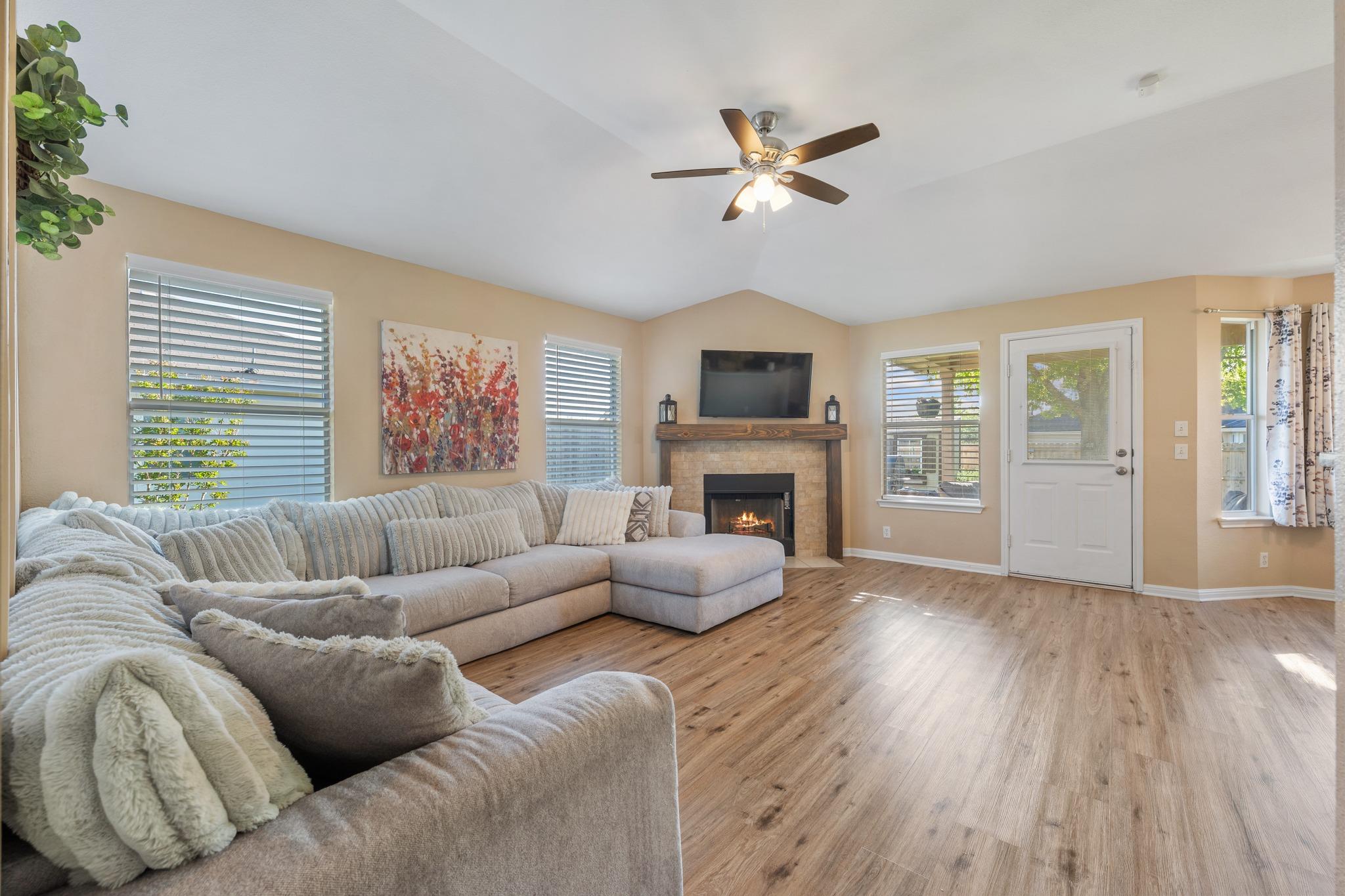 303 McCoy Ln, Hutto, TX 78634