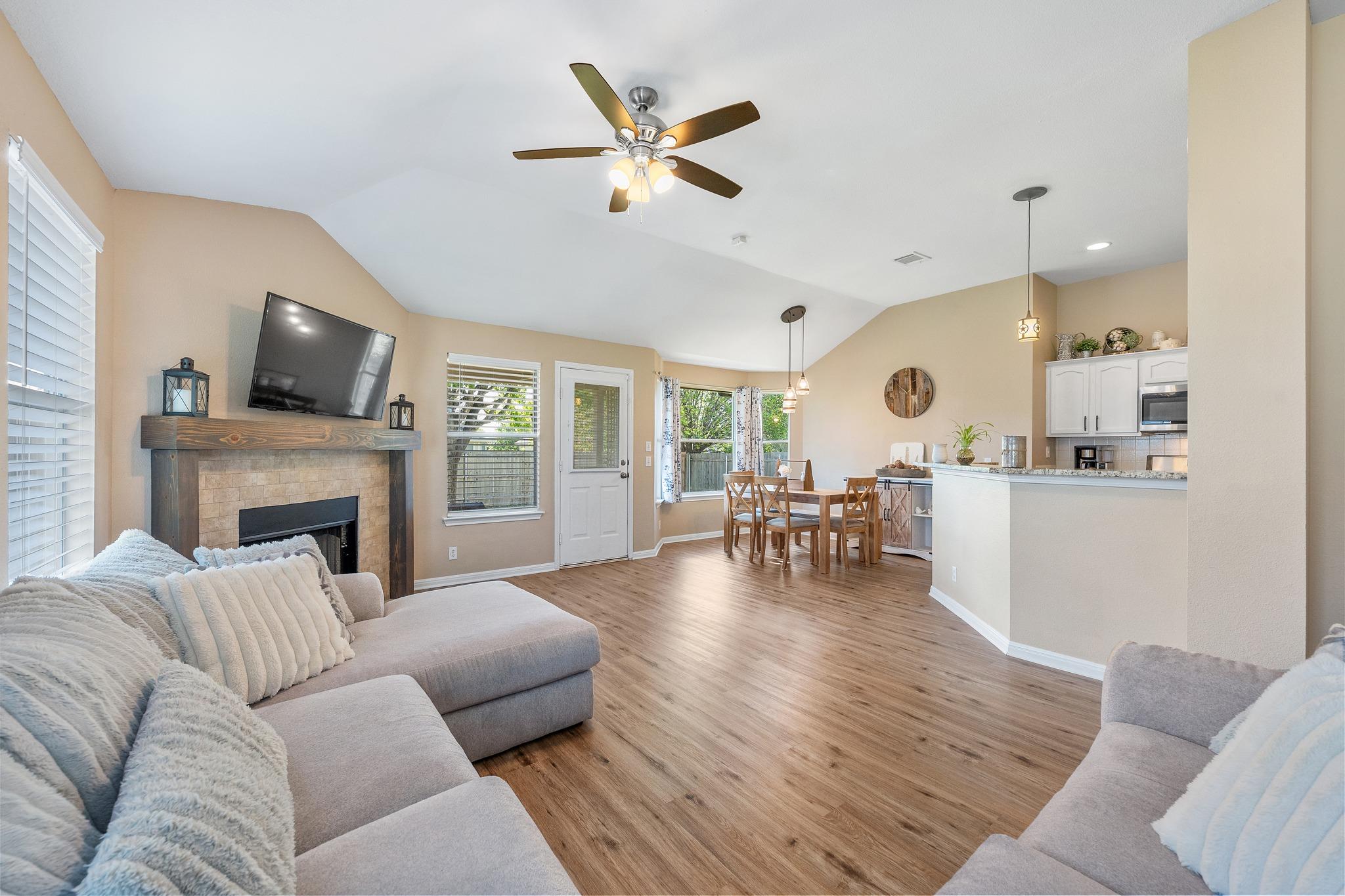 303 McCoy Ln, Hutto, TX 78634