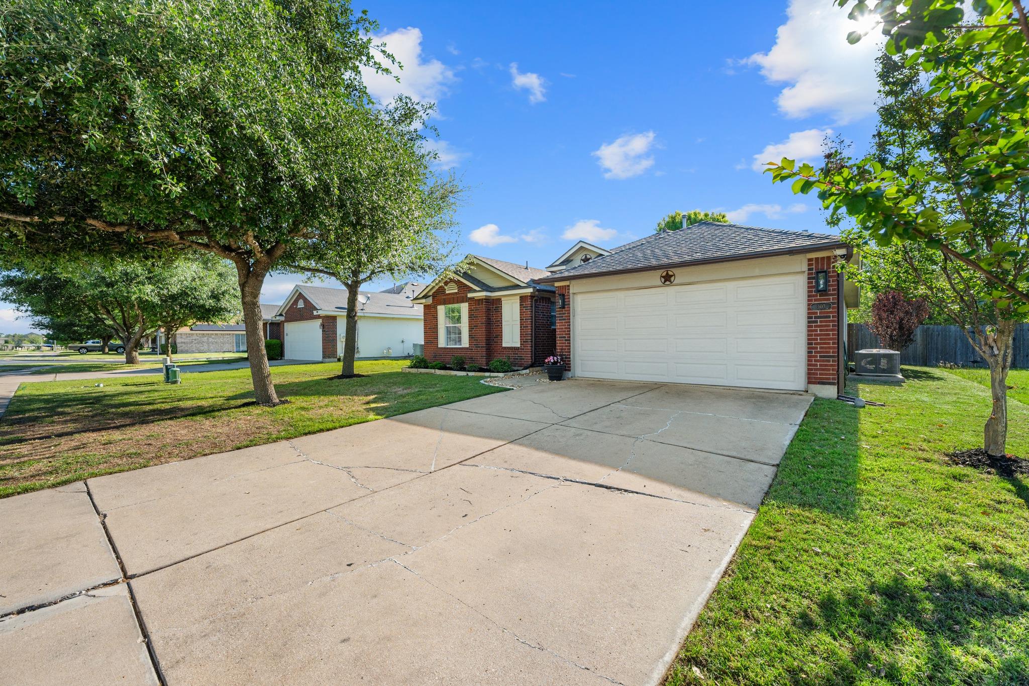 303 McCoy Ln, Hutto, TX 78634