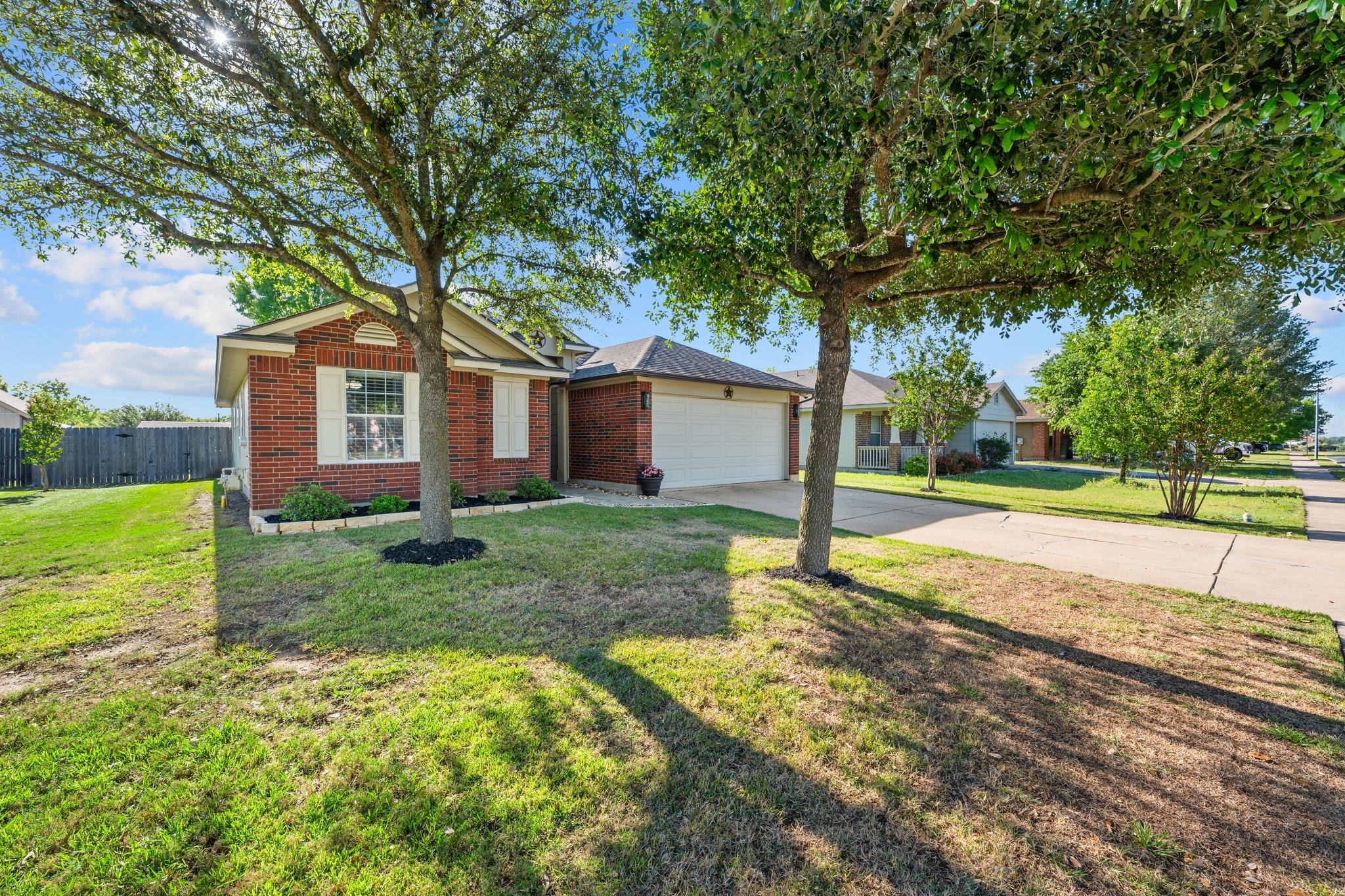 303 McCoy Ln, Hutto, TX 78634