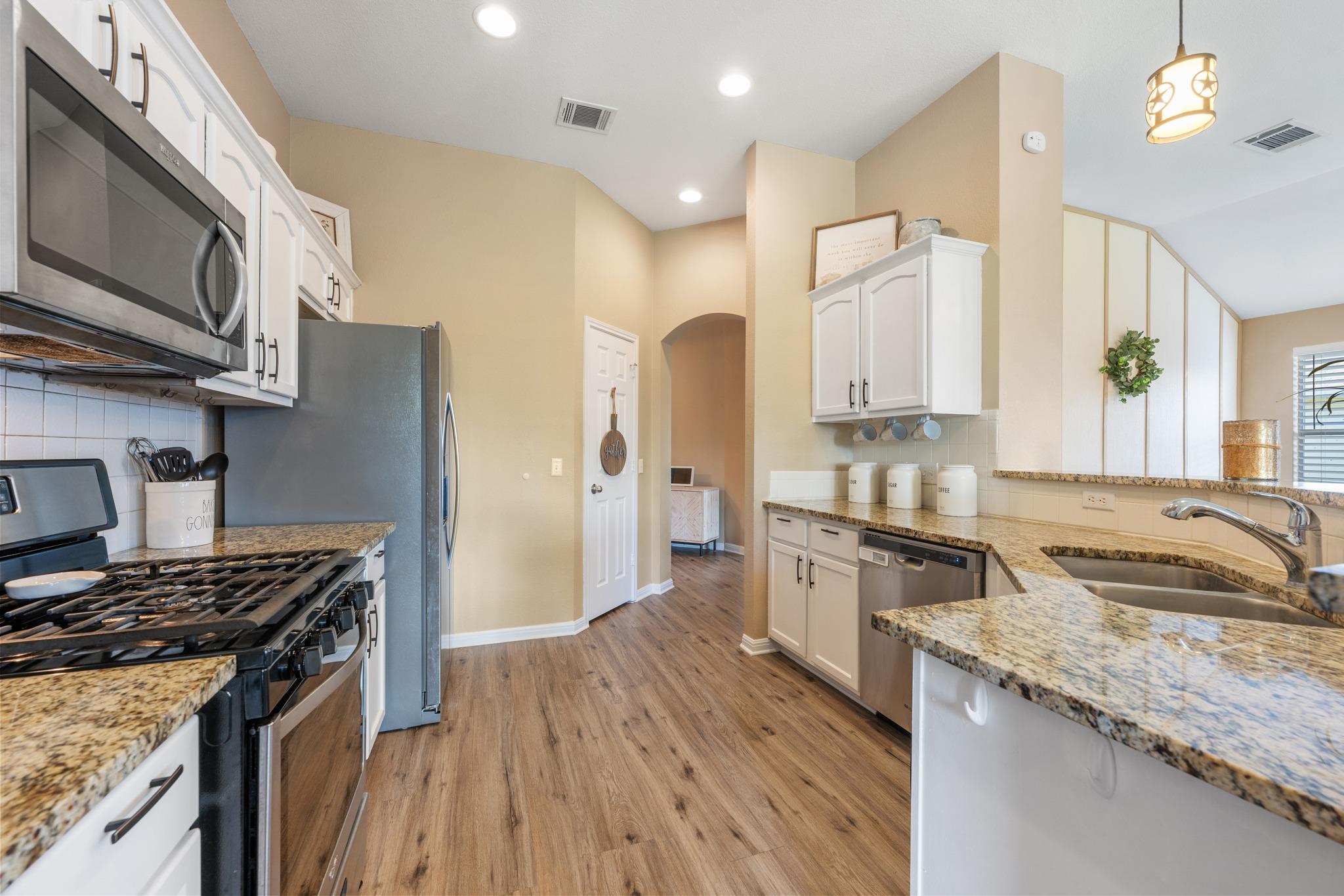 303 McCoy Ln, Hutto, TX 78634