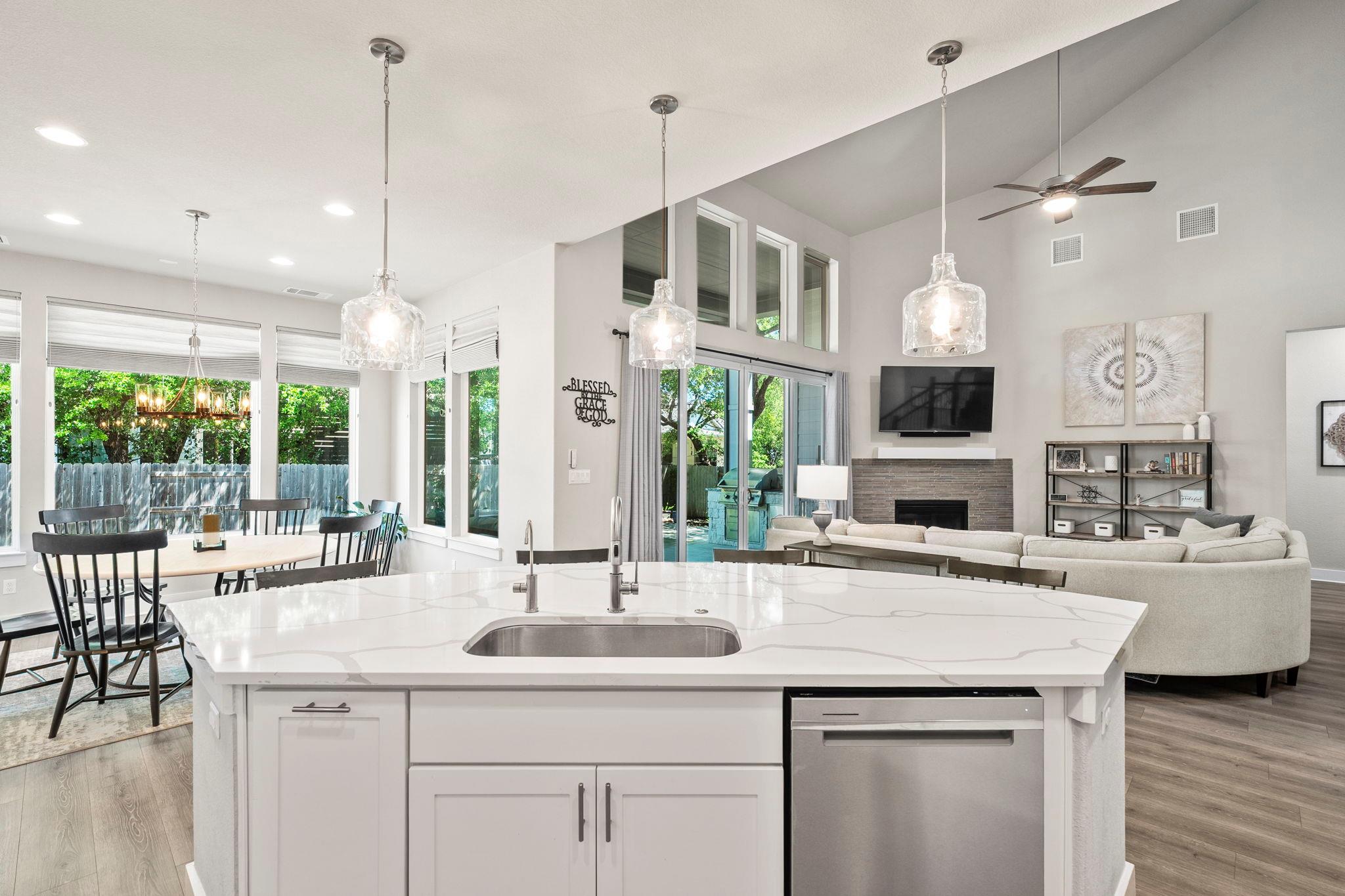 700 Whitetail Dr, Round Rock, TX 78681