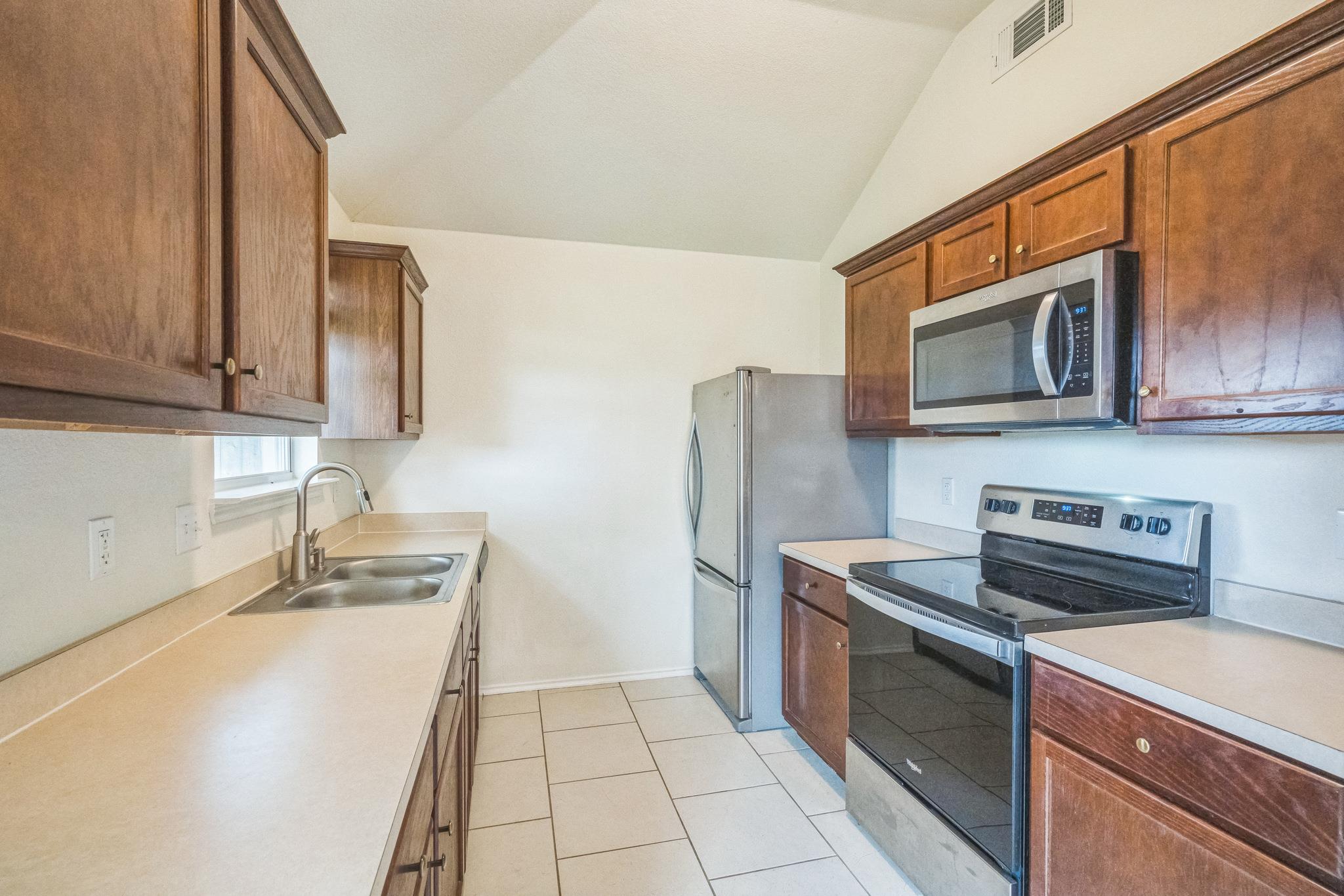 224 Amber Ln, Jarrell, TX 76537