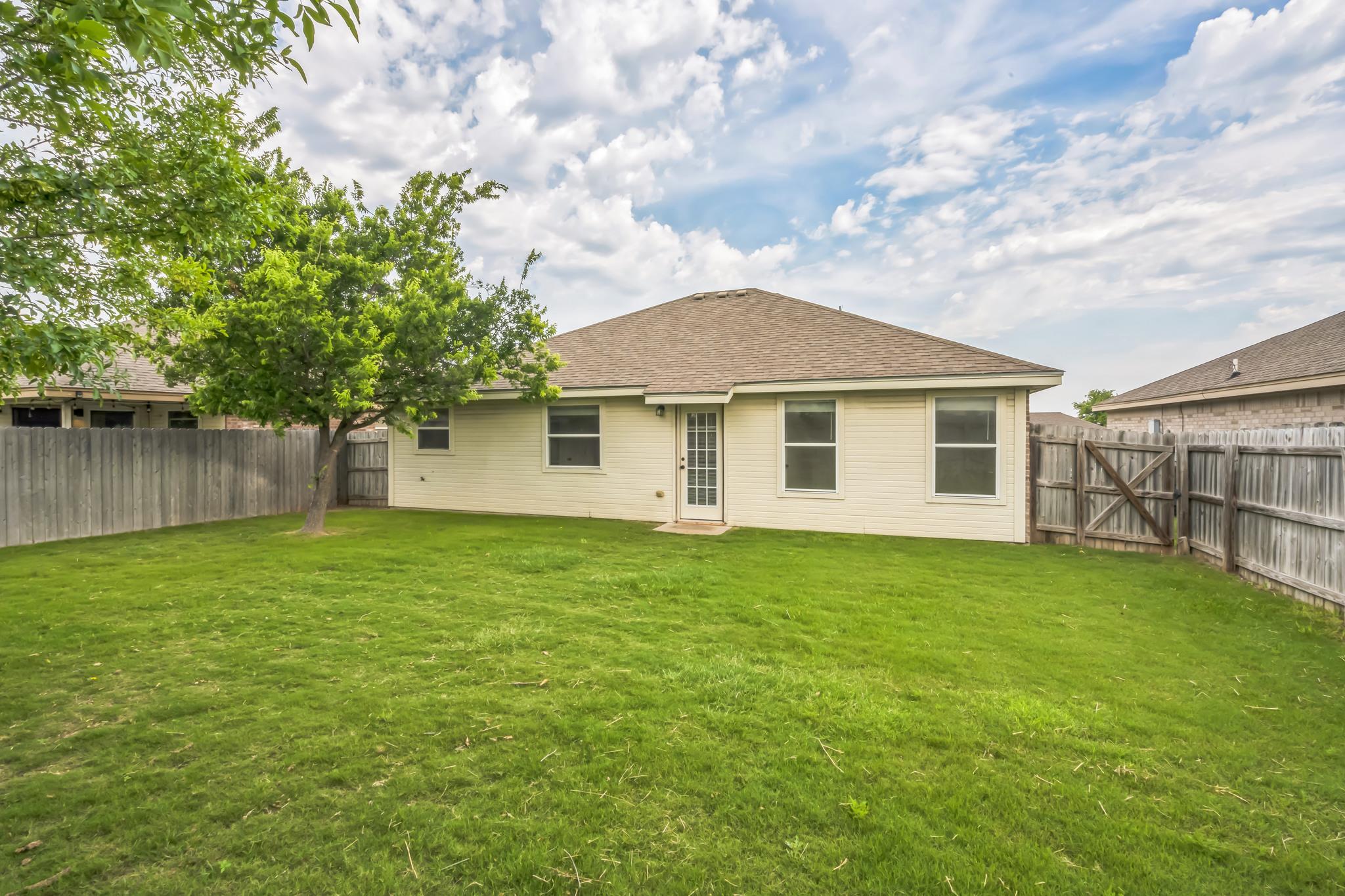 224 Amber Ln, Jarrell, TX 76537