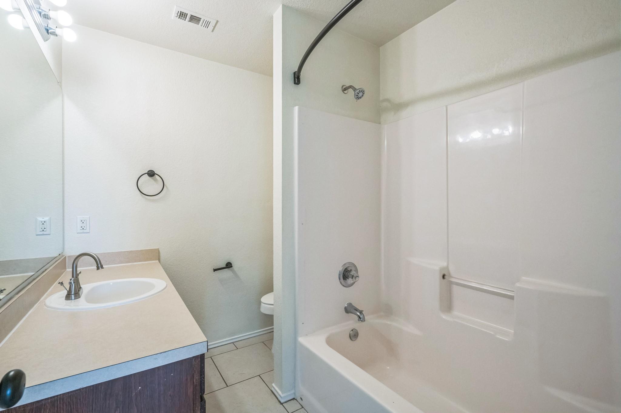 224 Amber Ln, Jarrell, TX 76537