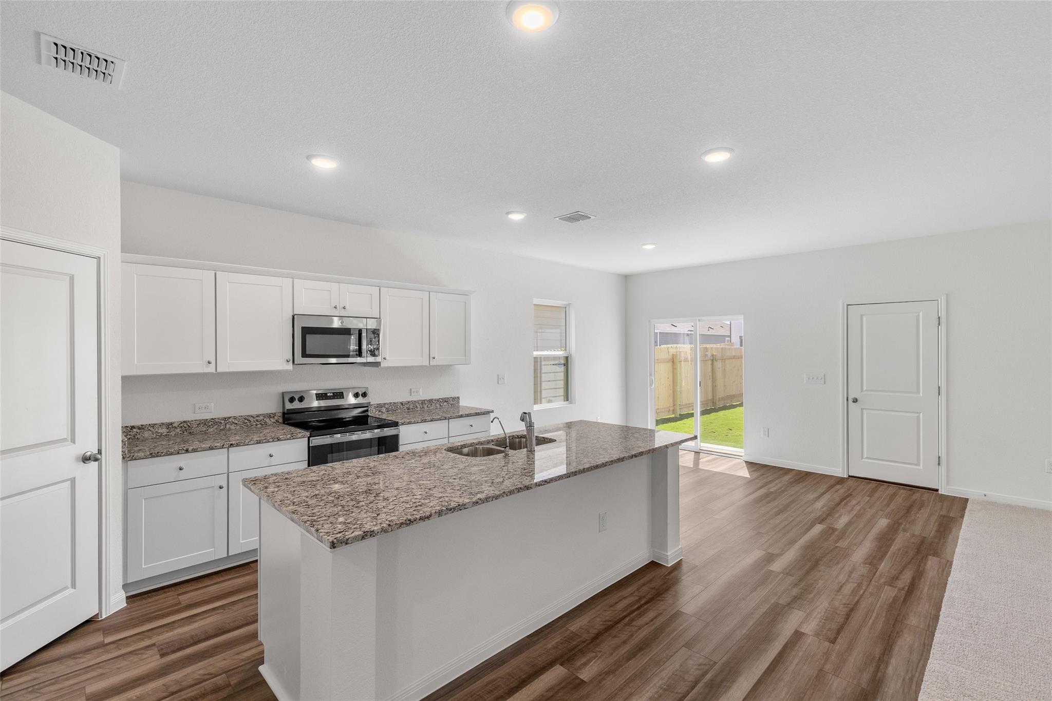 140 MULLEN Way, Taylor, TX 76574