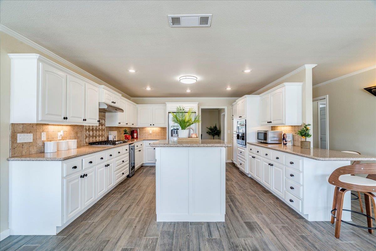 8301 Brewer Ln, Salado, TX 76571