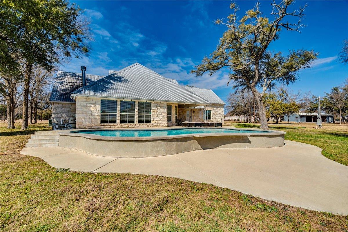 8301 Brewer Ln, Salado, TX 76571