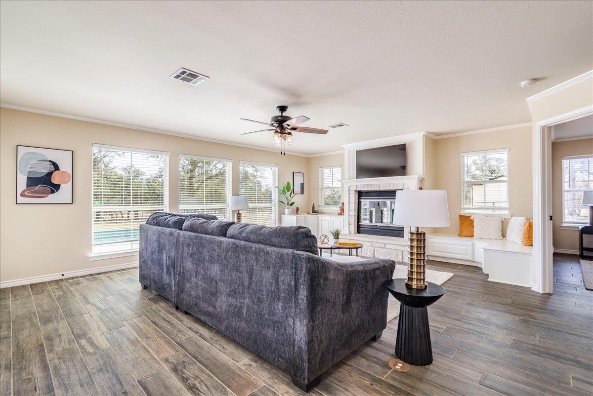 8301 Brewer Ln, Salado, TX 76571